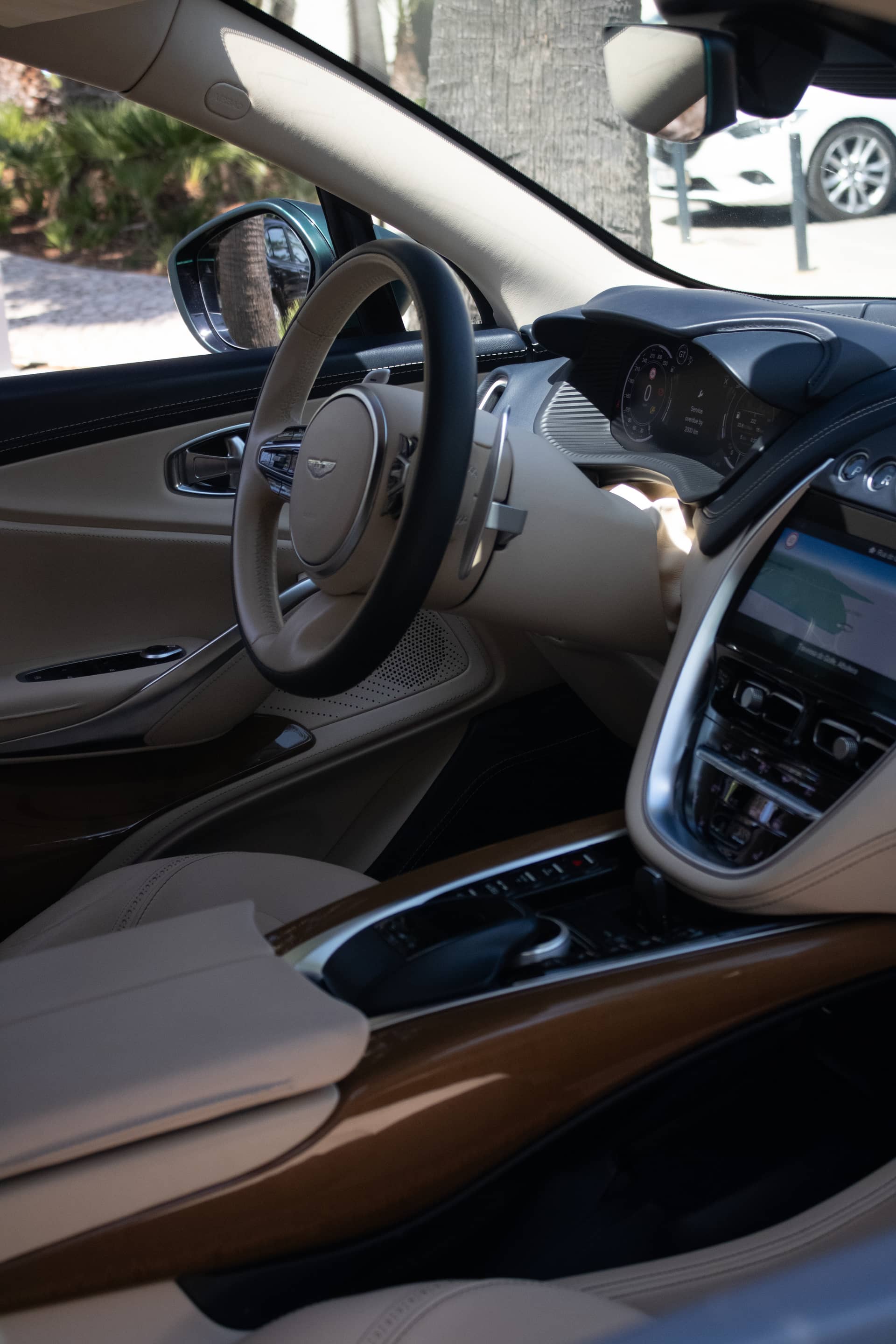Aston Martin DBX rental Portugal - gallery image 2