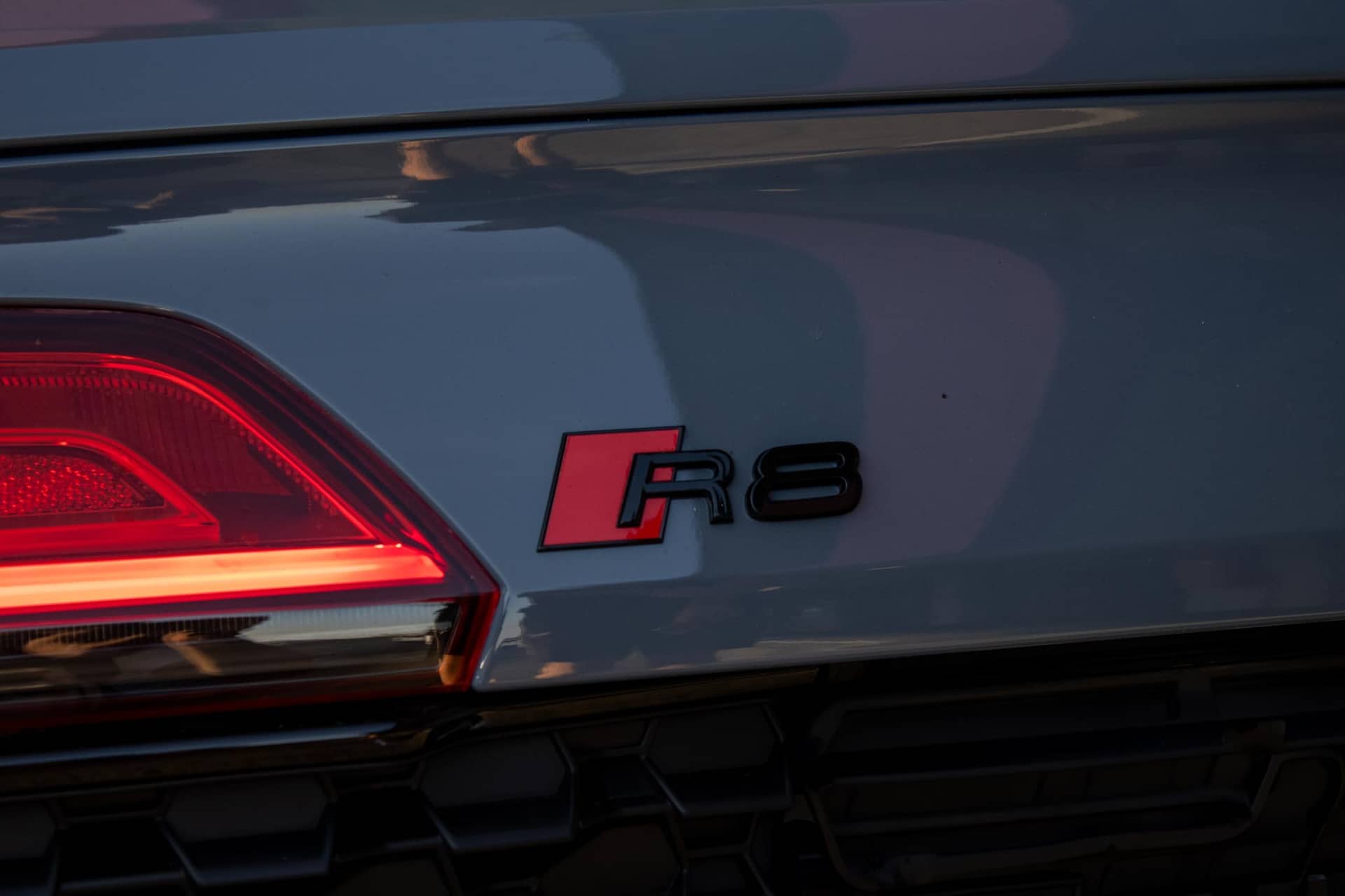 Audi R8 rental Portugal - gallery image 5