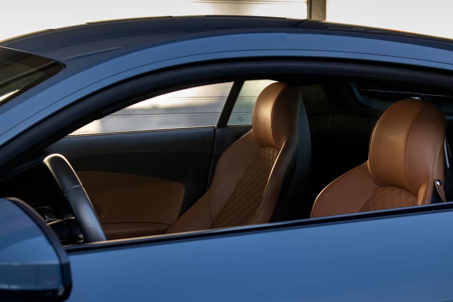 Audi R8 rental Portugal - gallery image 6
