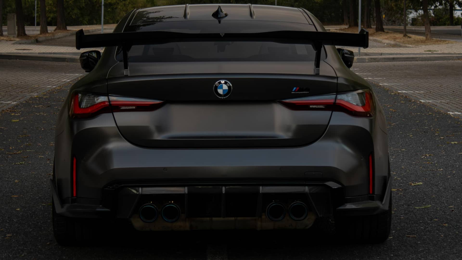 BMW M4 Competition rental Portugal - gallery image 3