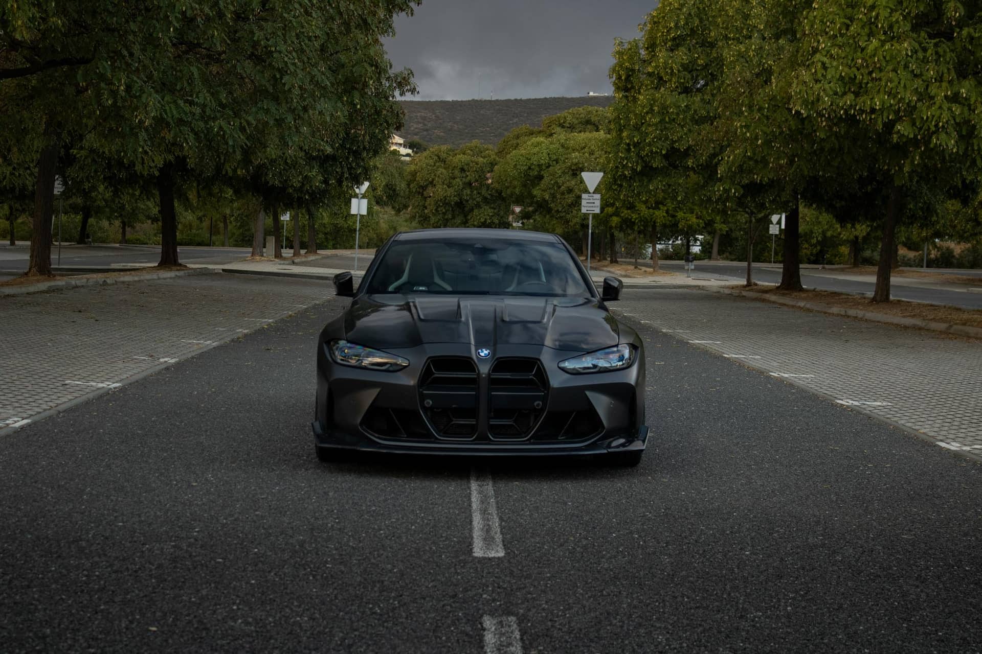 BMW M4 Competition rental Portugal - gallery image 2