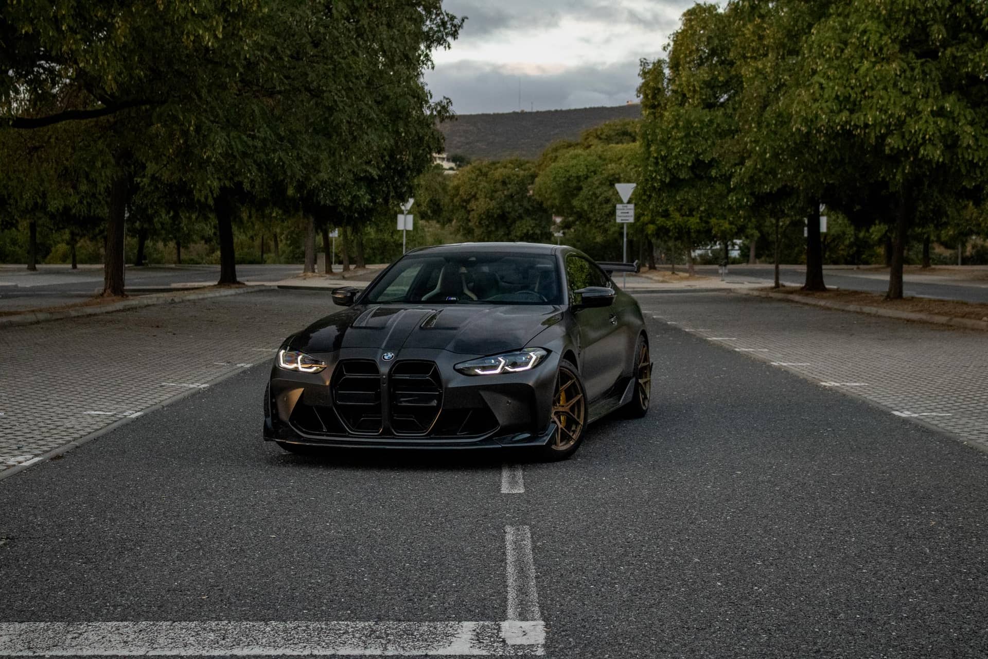 BMW M4 Competition rental Portugal - gallery image 2