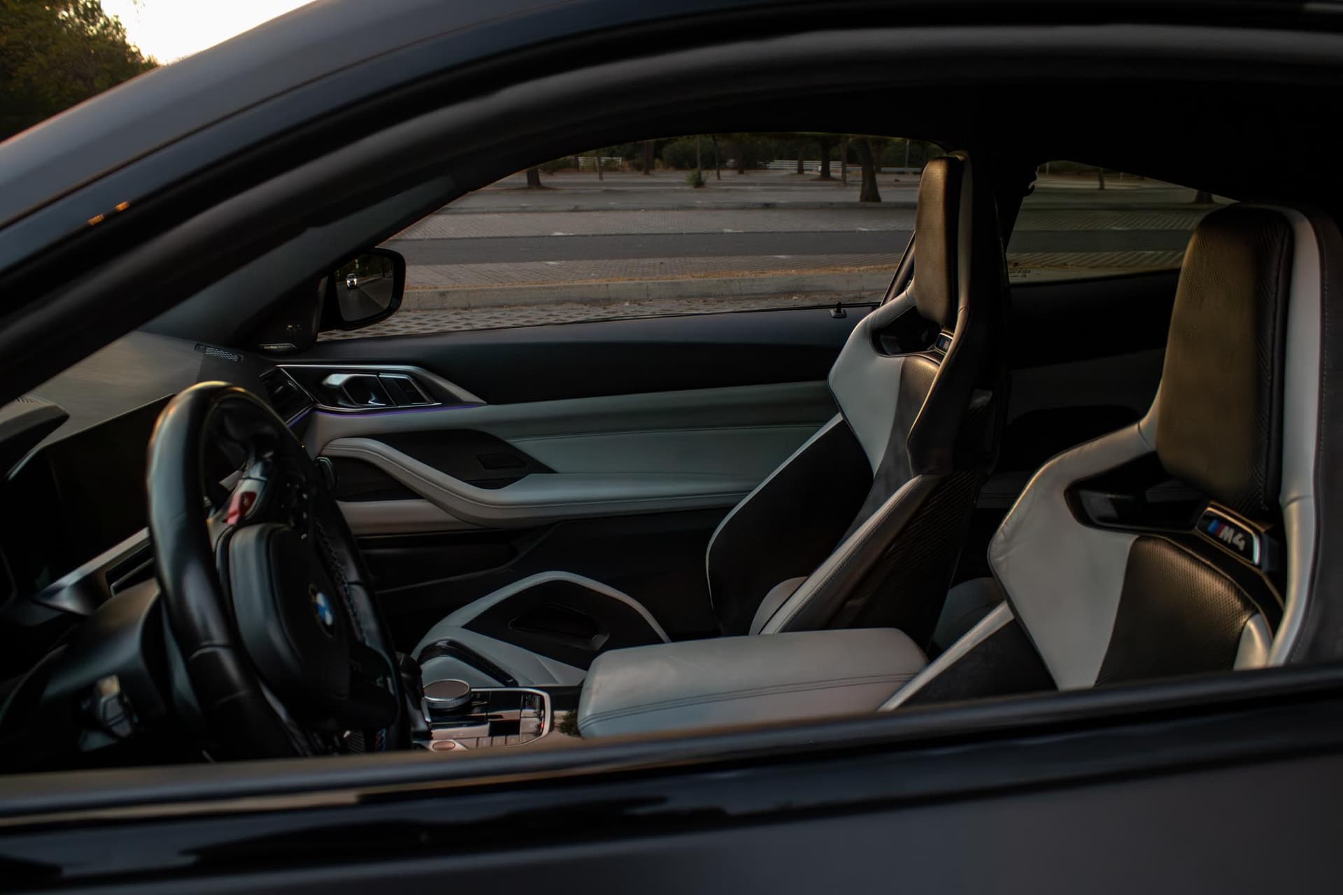 BMW M4 Competition - luxury car rental Algarve Lisbon Portugal (6)