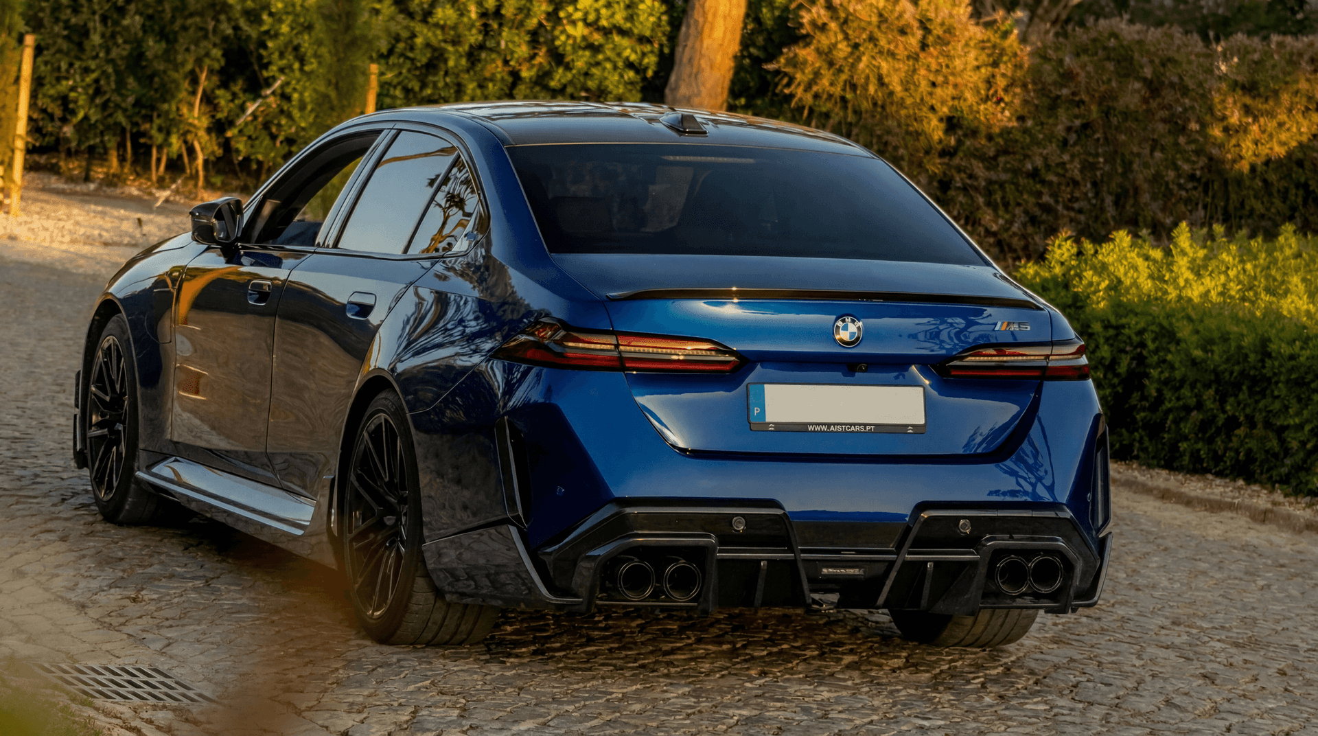 BMW M5 G90 - luxury car rental Algarve Lisbon Portugal (2)