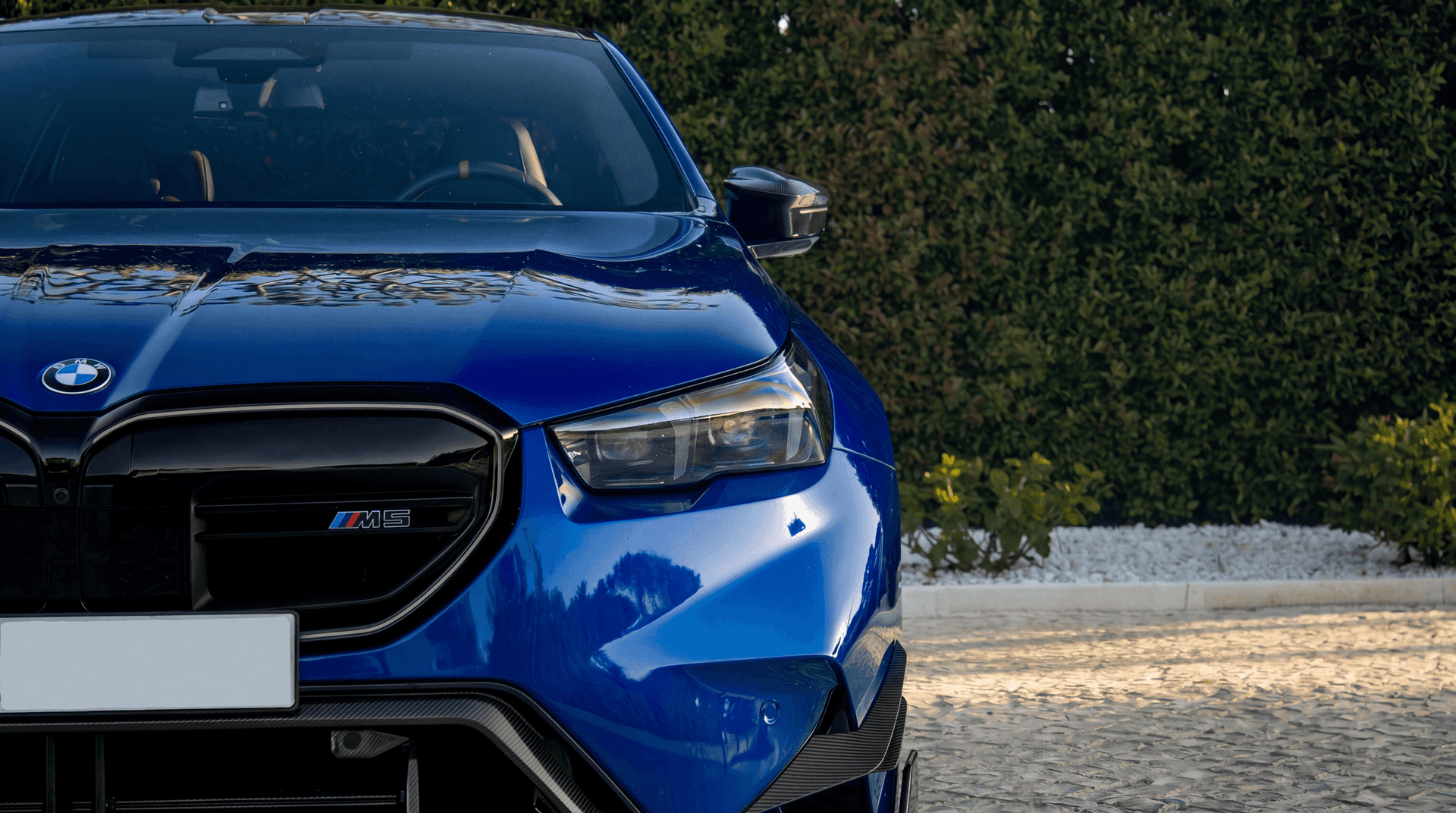 BMW M5 G90 rental Portugal - gallery image 4