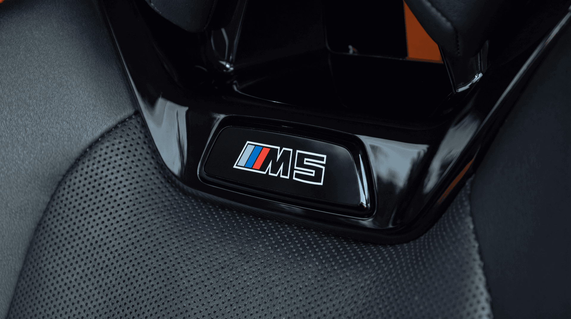 BMW M5 G90 rental Portugal - gallery image 9