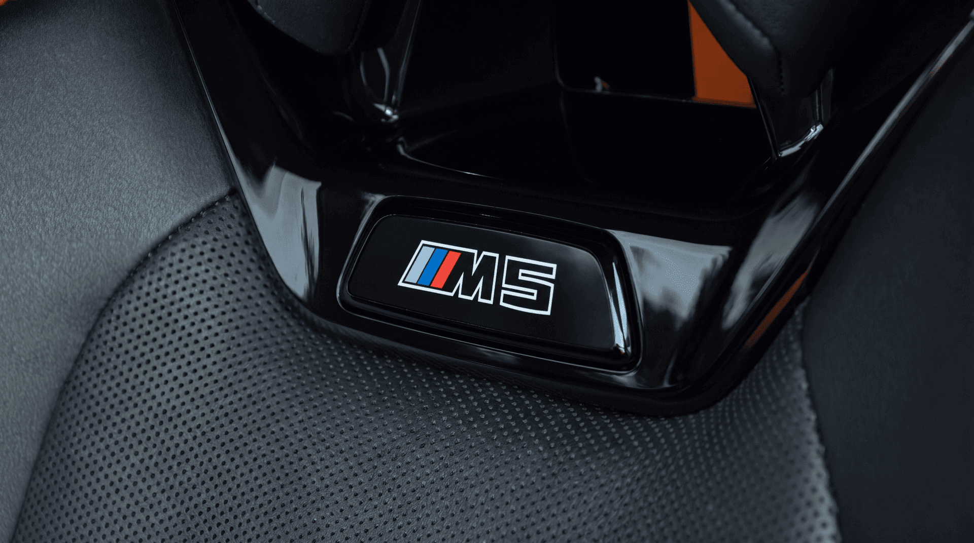 BMW M5 G90 - luxury car rental Algarve Lisbon Portugal (9)