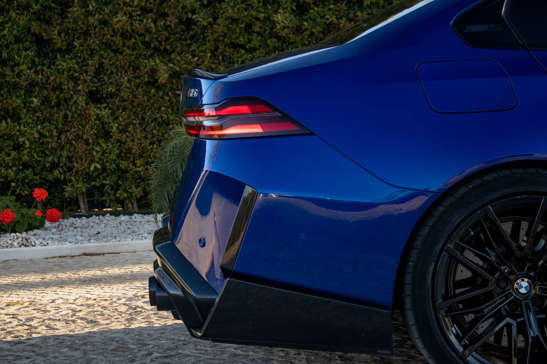 BMW M5 G90 rental Portugal - gallery image 5