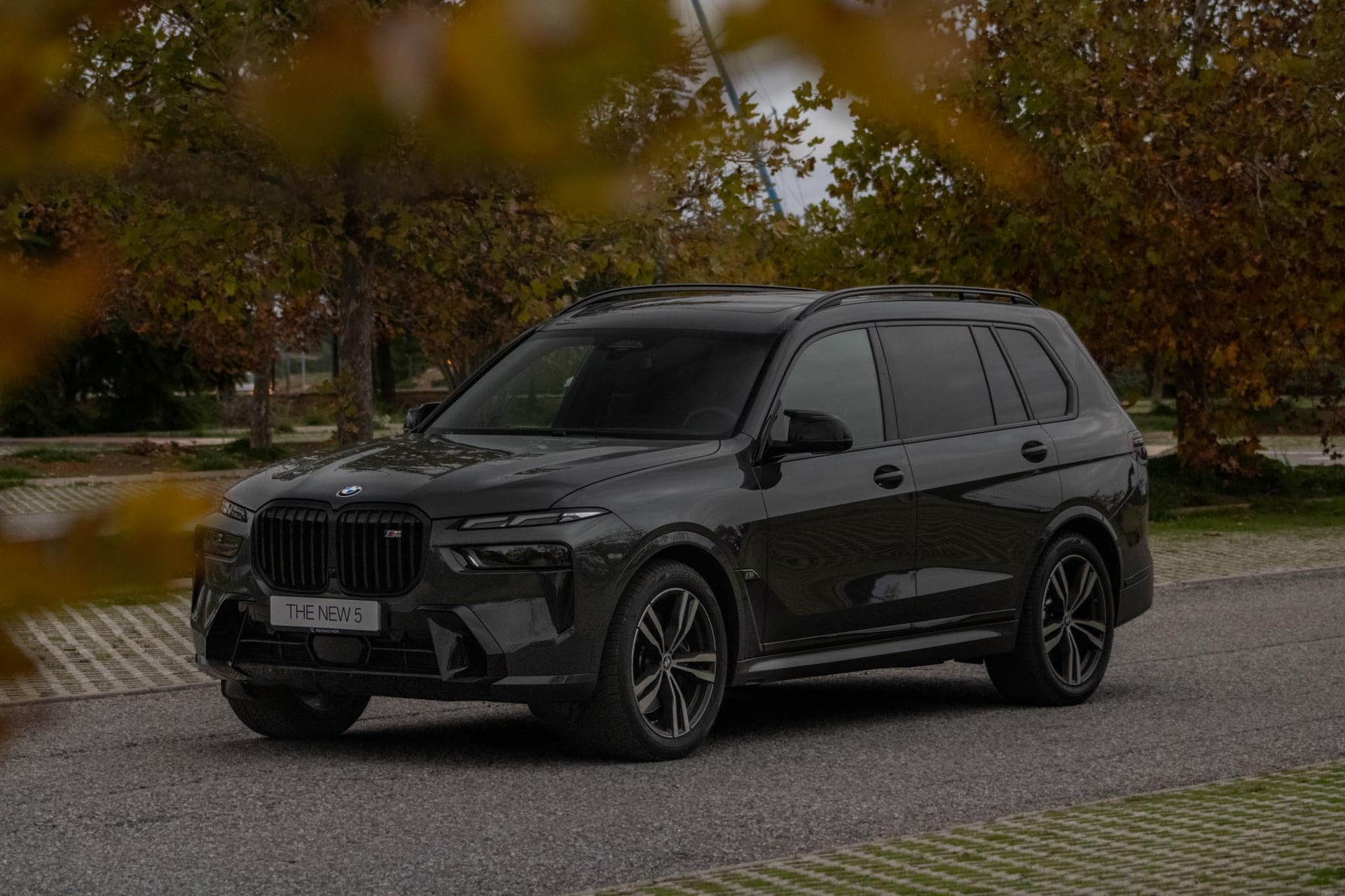BMW X7 M60i for rent in Portugal - luxury car rental Algarve Lisbon