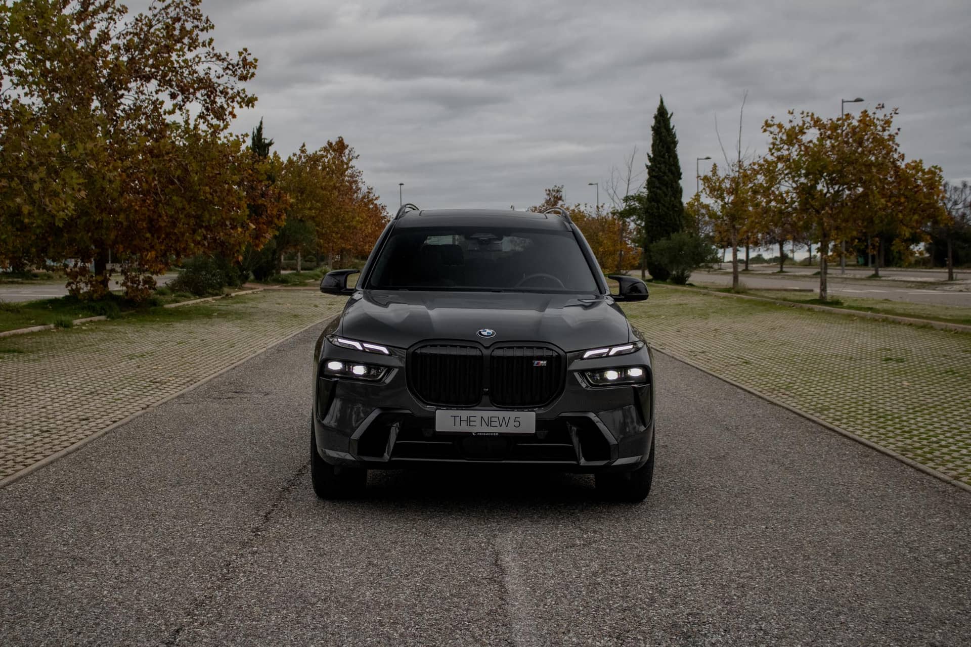 BMW X7 M60i rental Portugal - gallery image 2