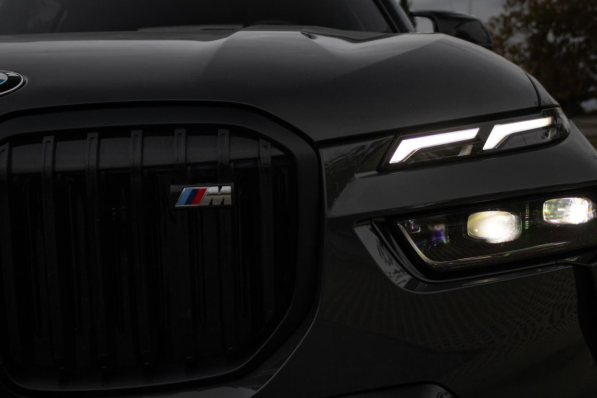 BMW X7 M60i - luxury car rental Algarve Lisbon Portugal (9)