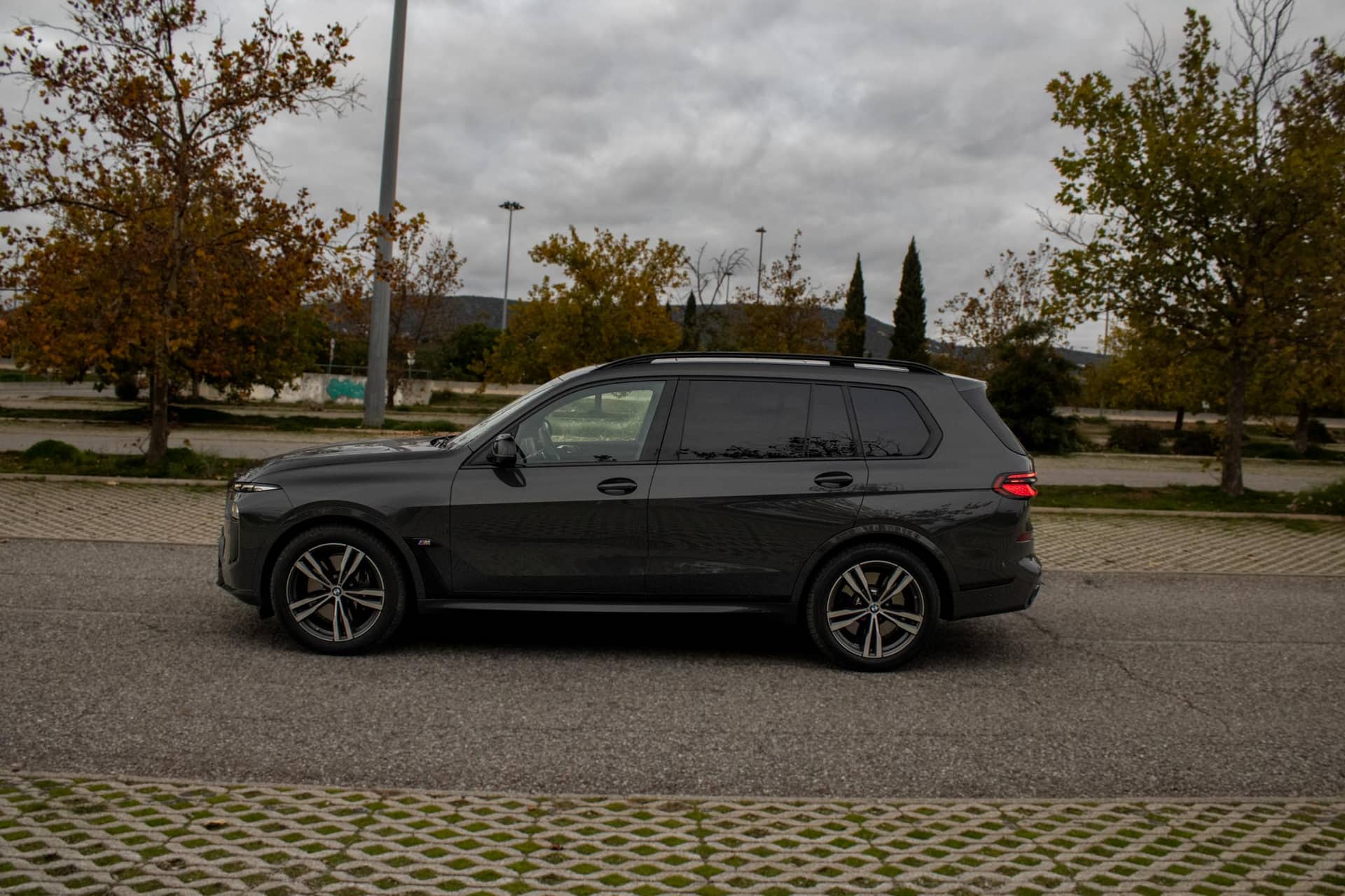 BMW X7 M60i rental Portugal - gallery image 4