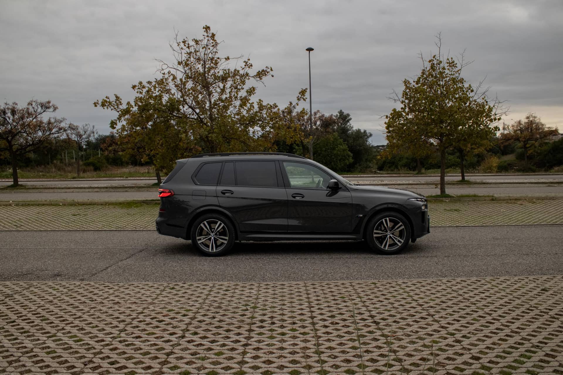 BMW X7 M60i rental Portugal - gallery image 6