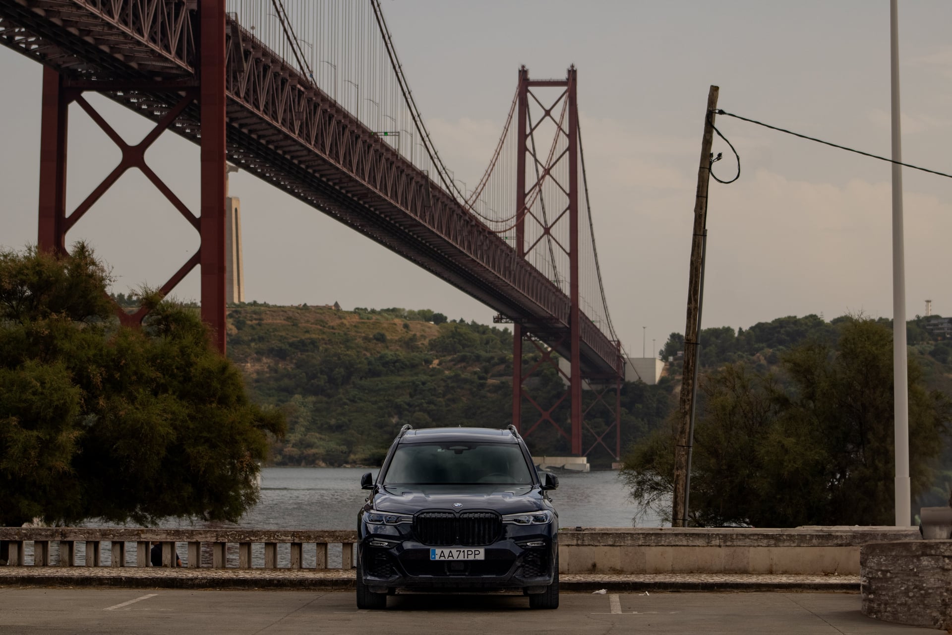 BMW X7 40i for rent in Portugal - luxury car rental Algarve Lisbon