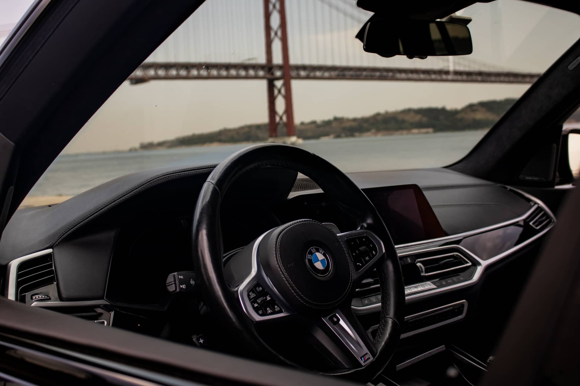 BMW X7 40i rental Portugal - gallery image 7