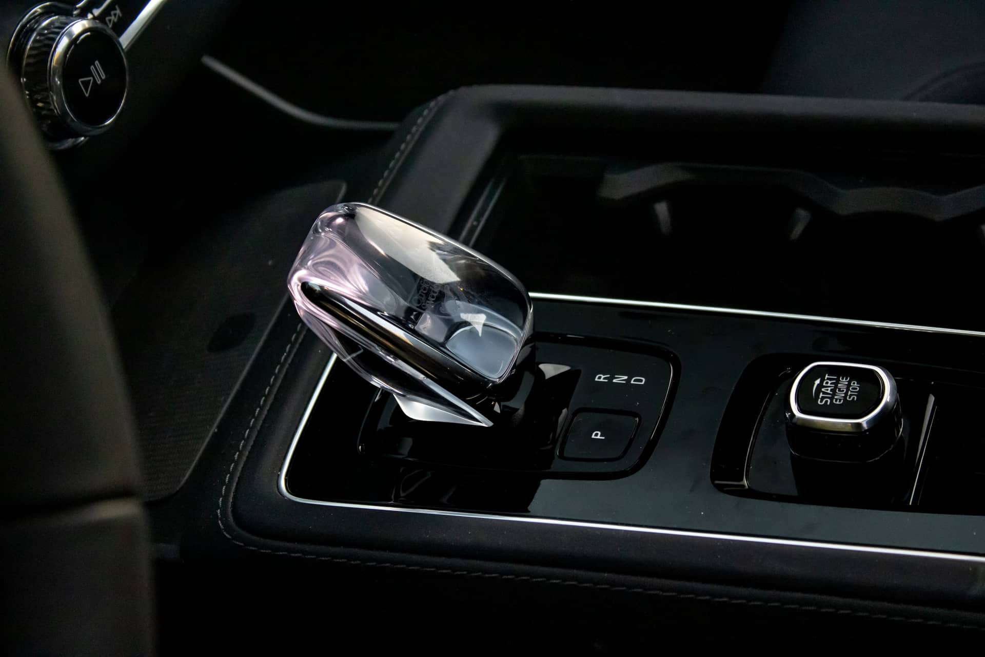 Volvo XC90 (2025) rental Portugal - gallery image 4