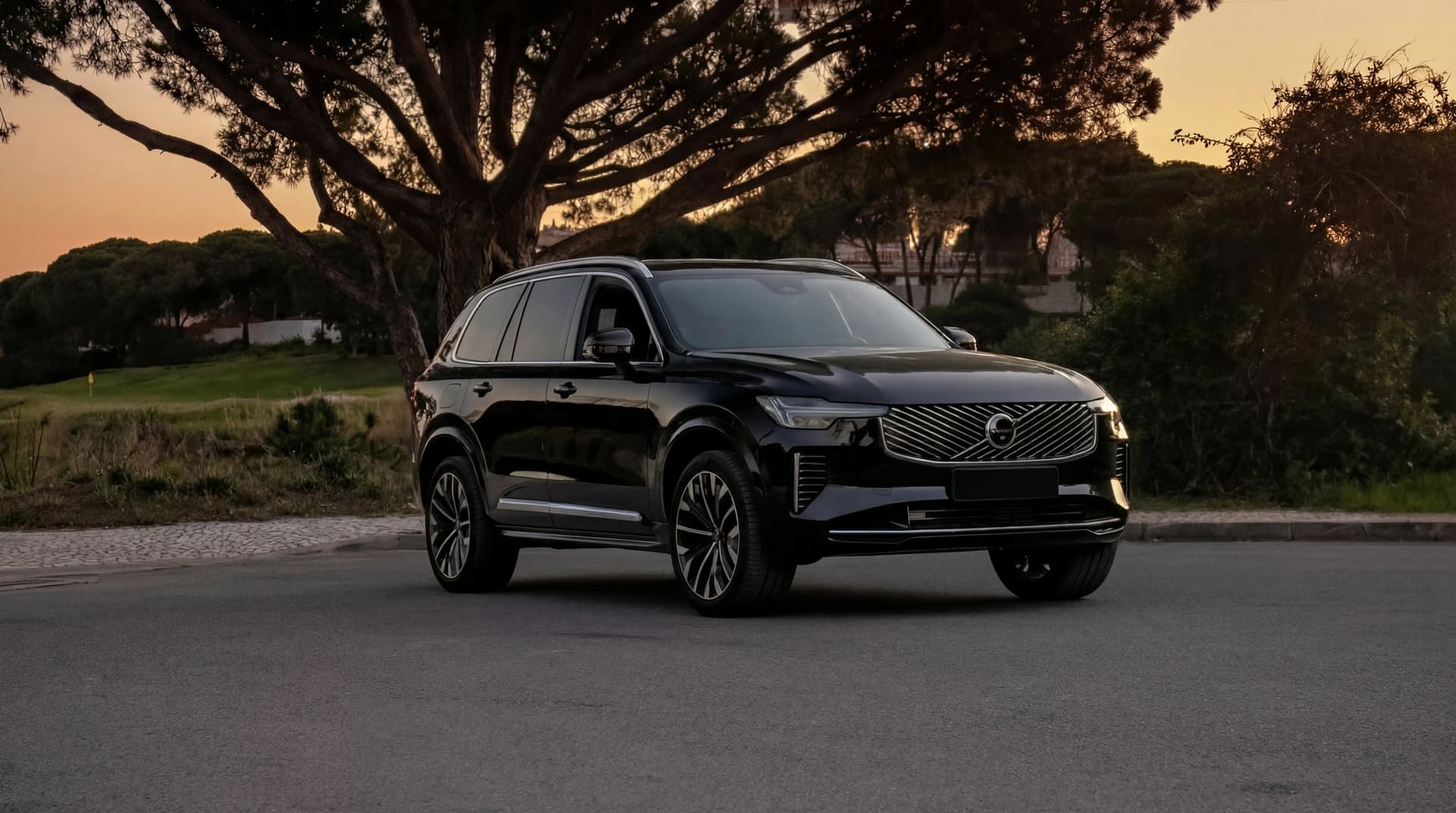 Volvo XC90 (2025) - luxury car rental Algarve Lisbon Portugal (6)