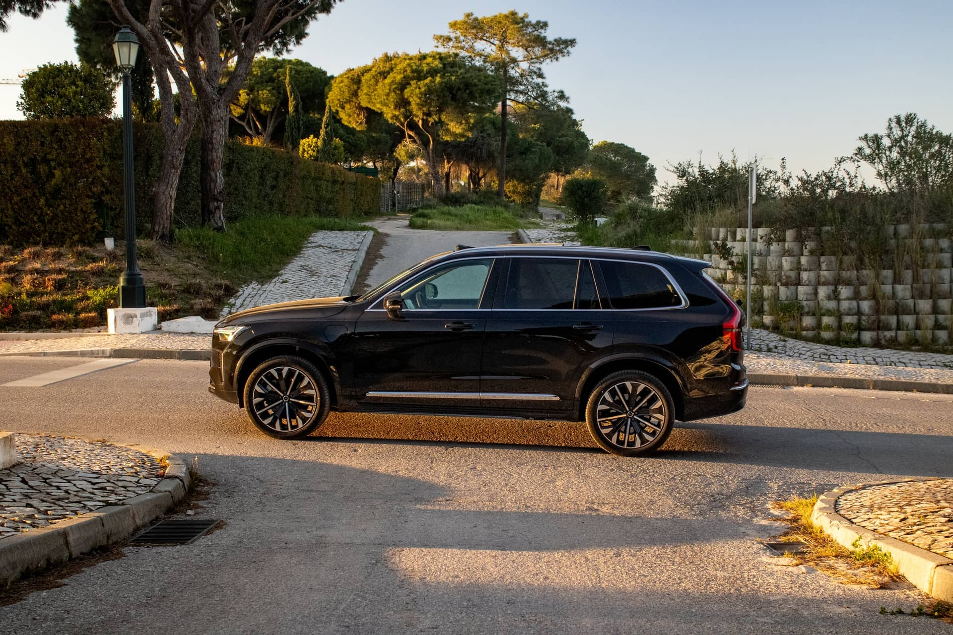 Volvo XC90 (2025) rental Portugal - gallery image 11