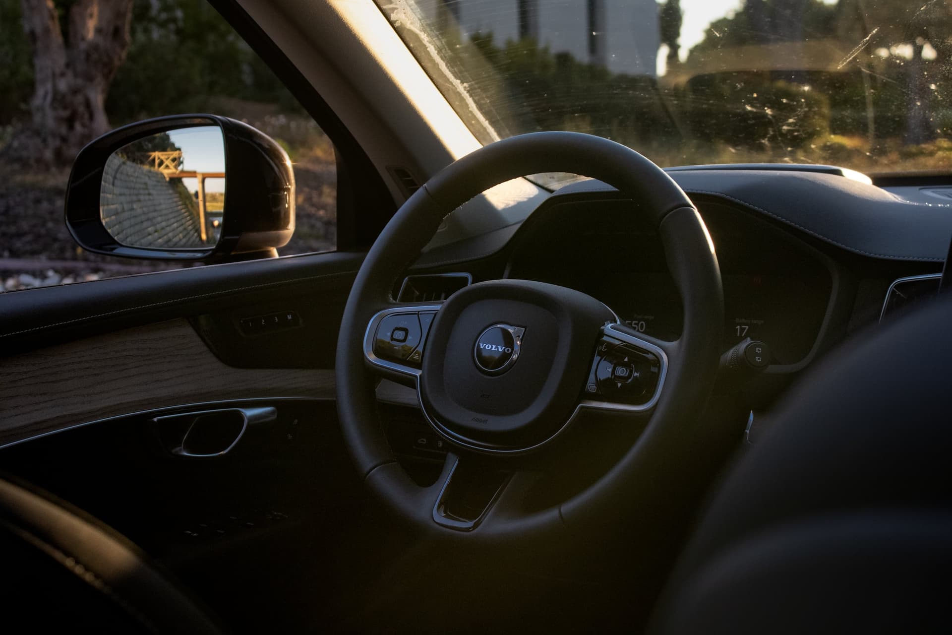 Volvo XC90 (2025) - luxury car rental Algarve Lisbon Portugal (12)