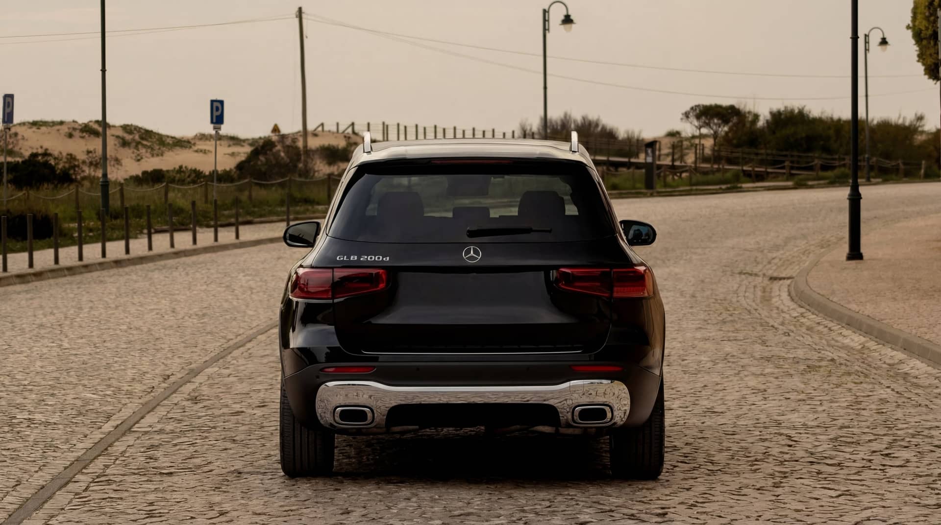 Mercedes GLB rental Portugal - gallery image 3