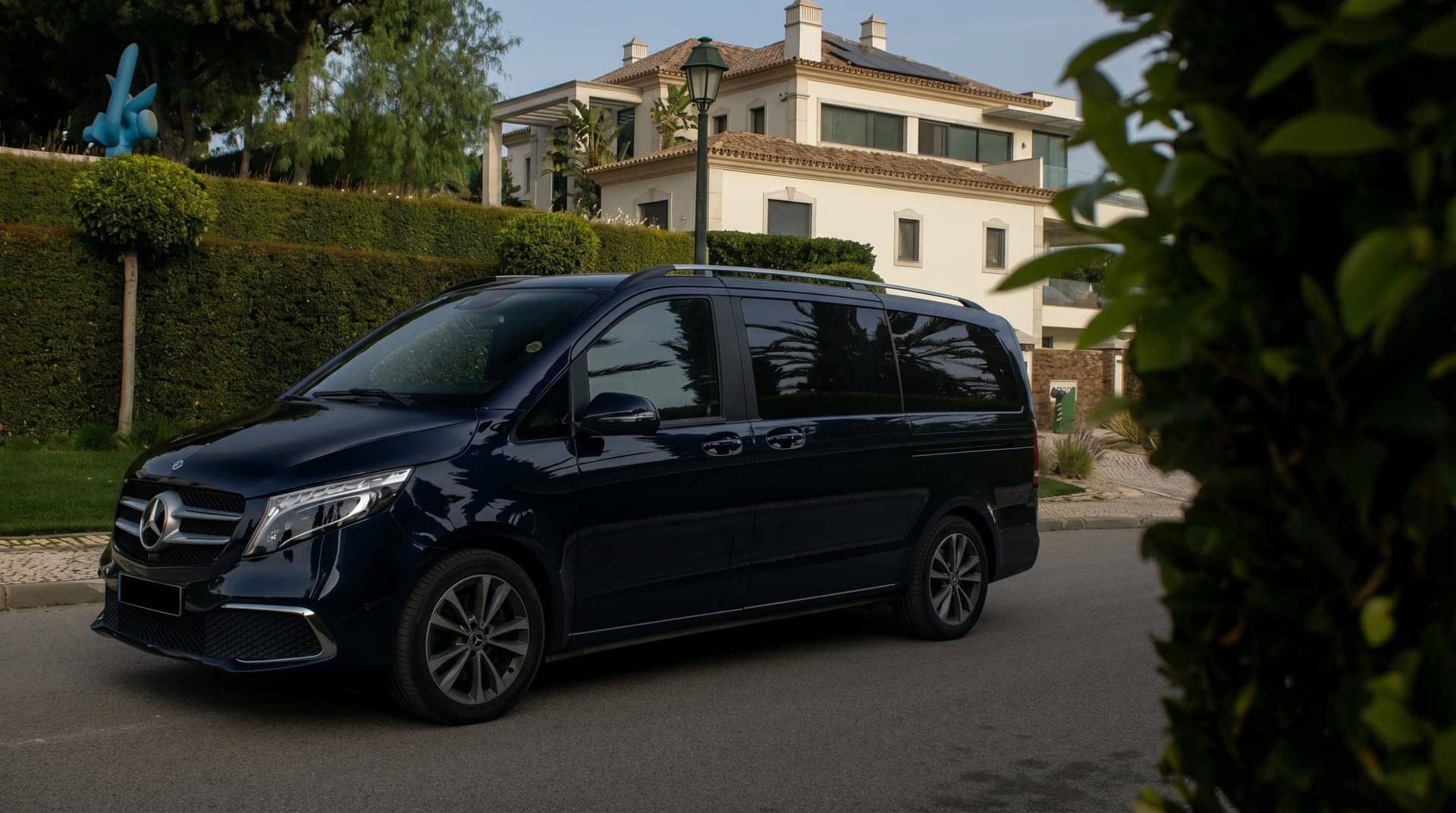 Mercedes V class VIP rental Portugal - gallery image 2
