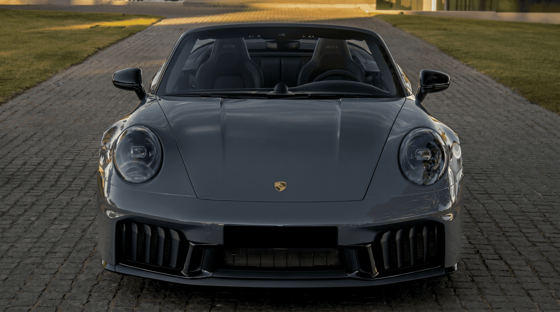 Porsche 911 Carrera 4 GTS - luxury car rental Algarve Lisbon Portugal