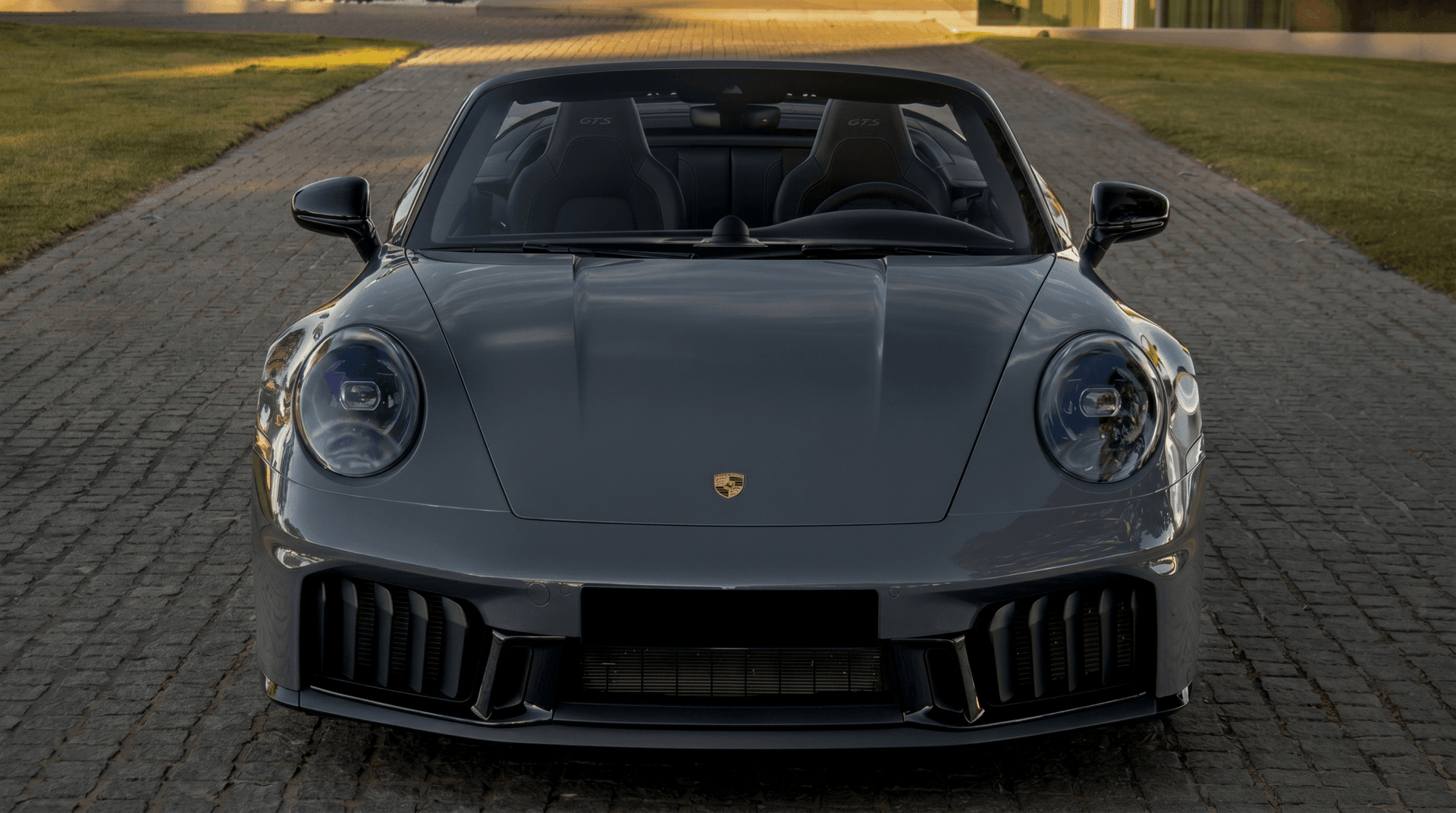 Porsche 911 Carrera 4 GTS for rent in Portugal - luxury car rental Algarve Lisbon