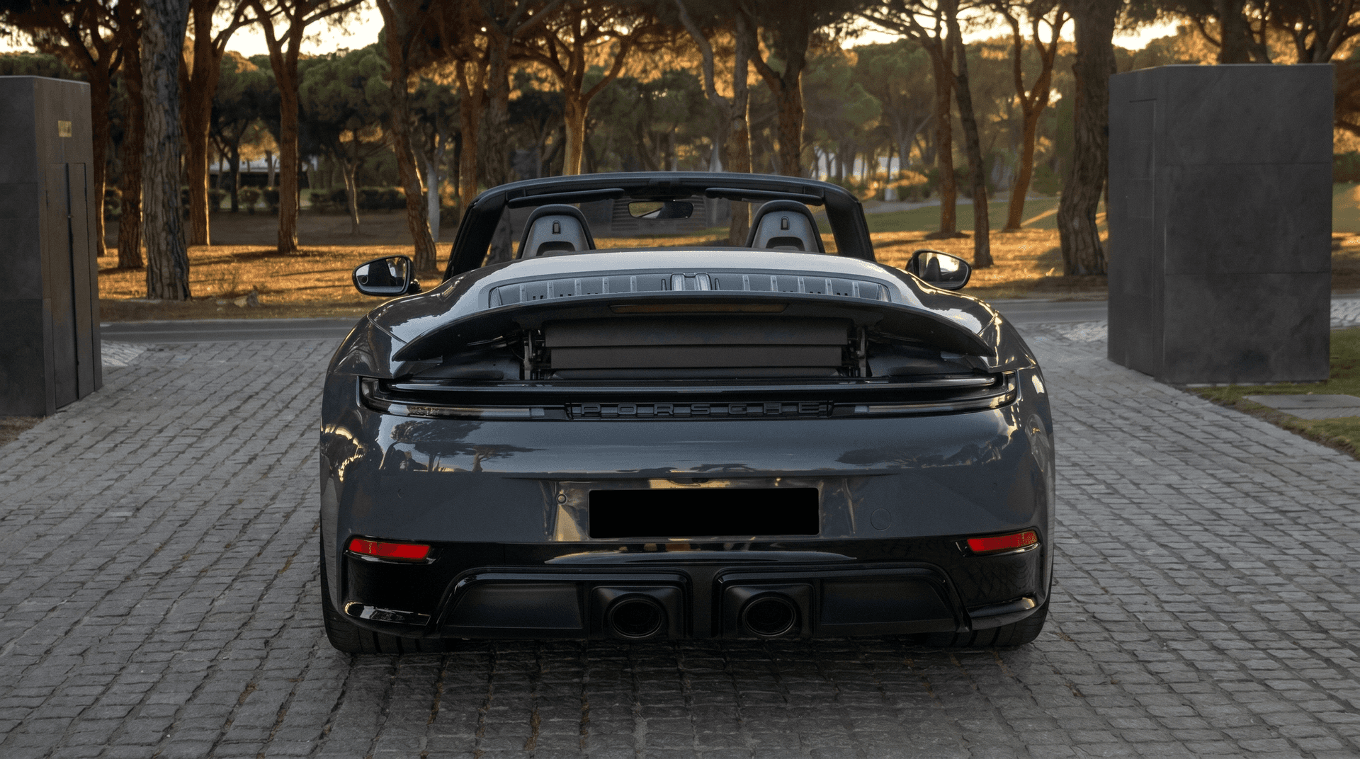 Porsche 911 Carrera 4 GTS rental Portugal - gallery image 5