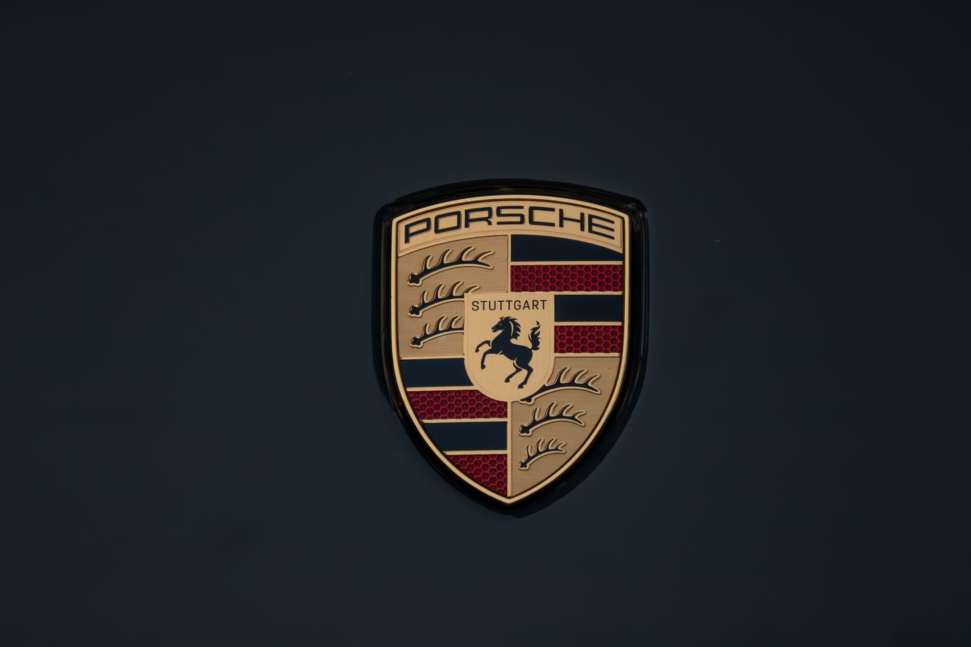 Porsche 911 Carrera 4 GTS - luxury car rental Algarve Lisbon Portugal (7)
