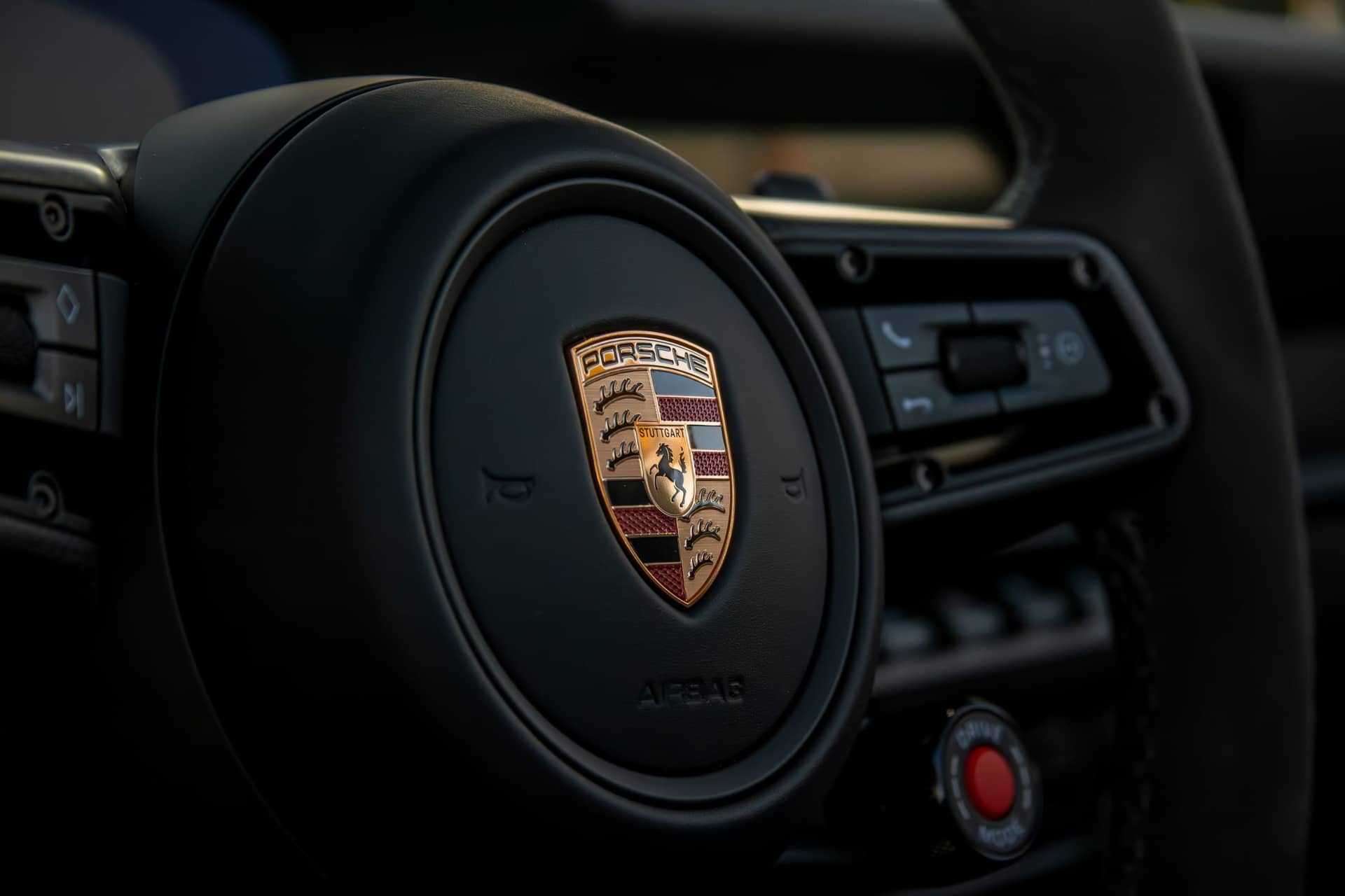 Porsche 911 Carrera 4 GTS rental Portugal - gallery image 11