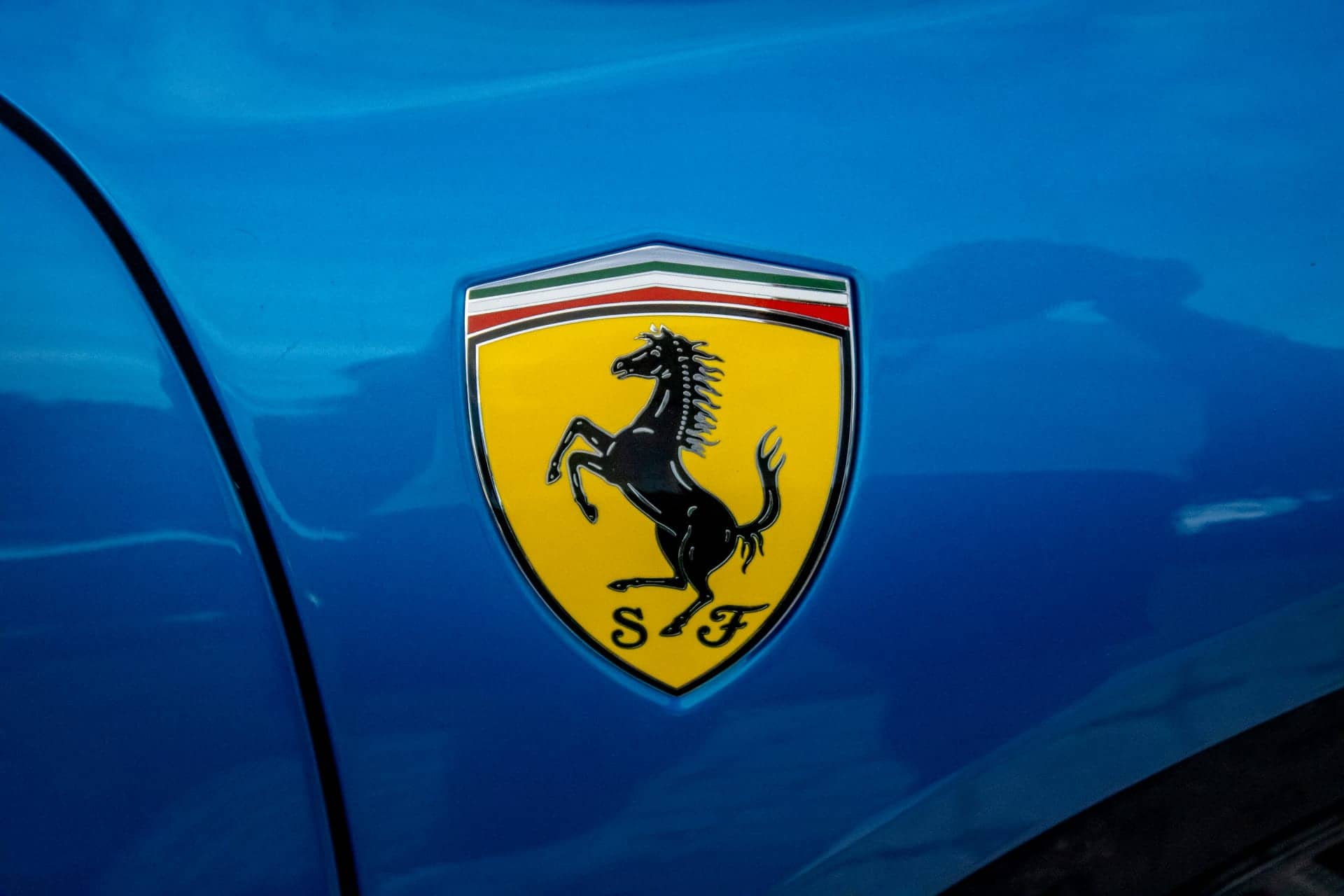 Ferrari 296 GTS rental Portugal - gallery image 13