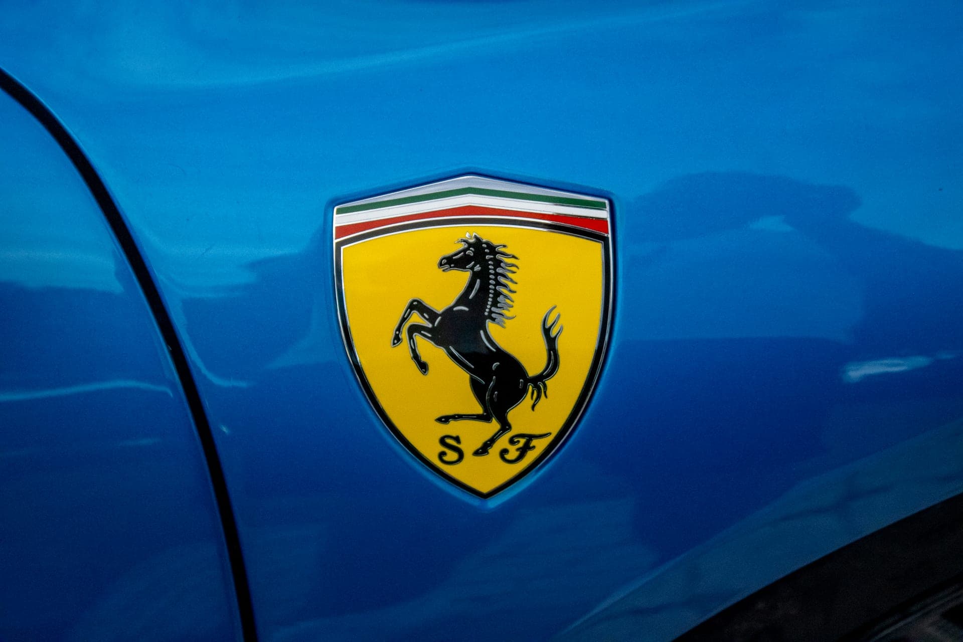 Ferrari 296 GTS - luxury car rental Algarve Lisbon Portugal (13)
