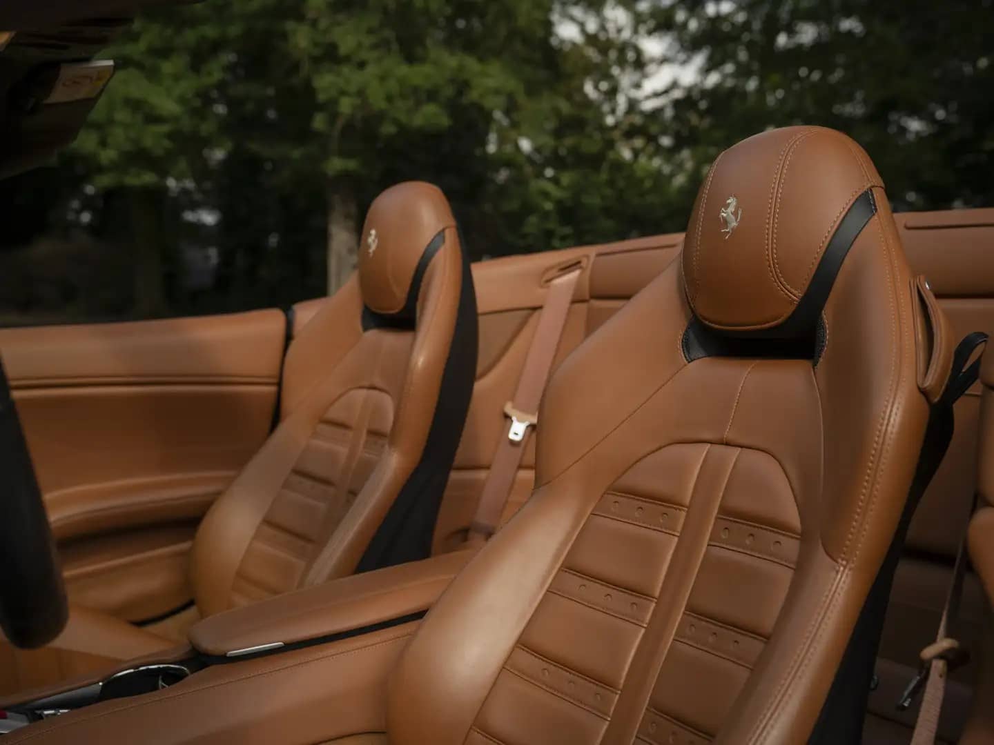 Ferrari California rental Portugal - gallery image 6