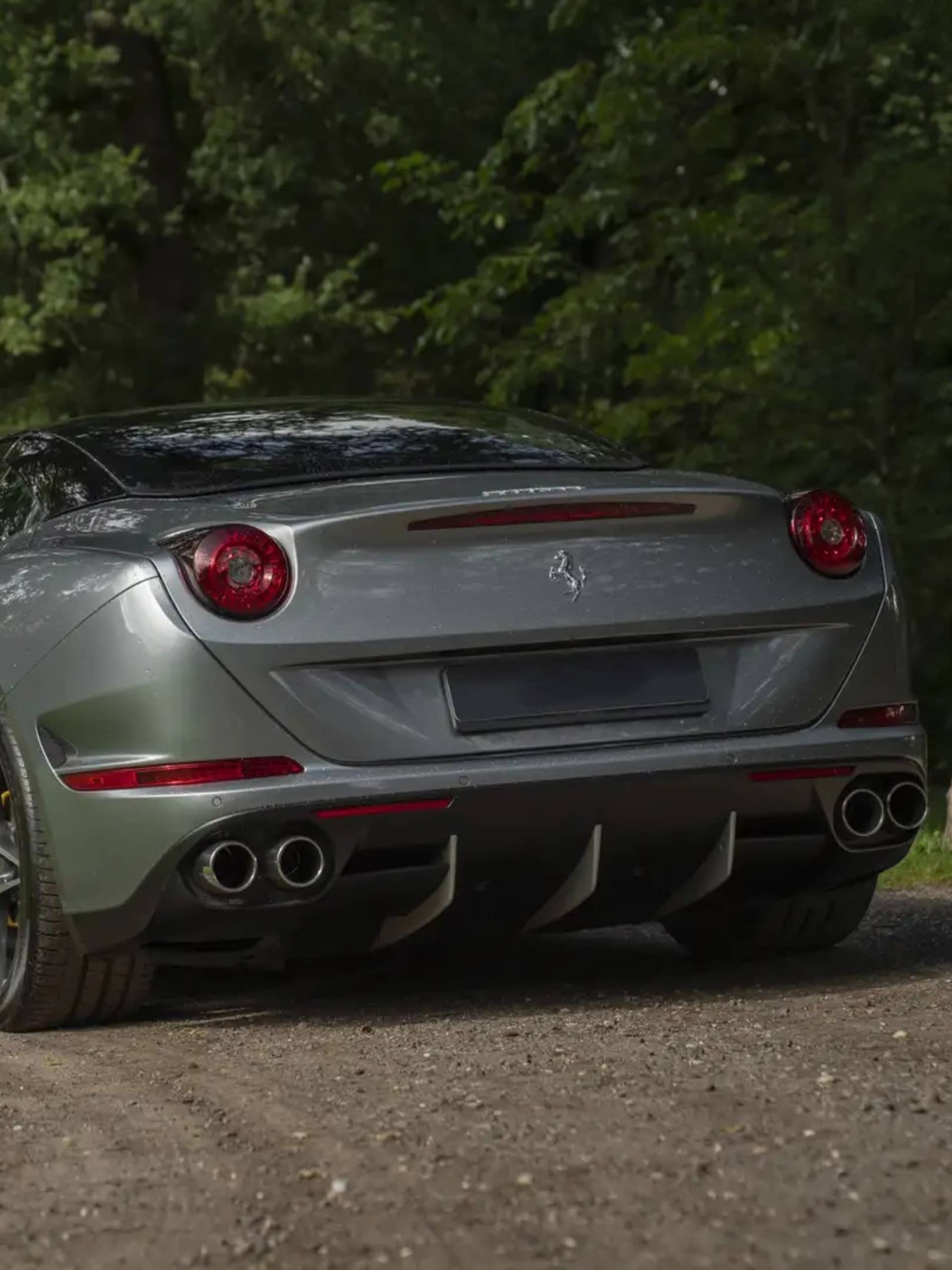 Ferrari California rental Portugal - gallery image 9