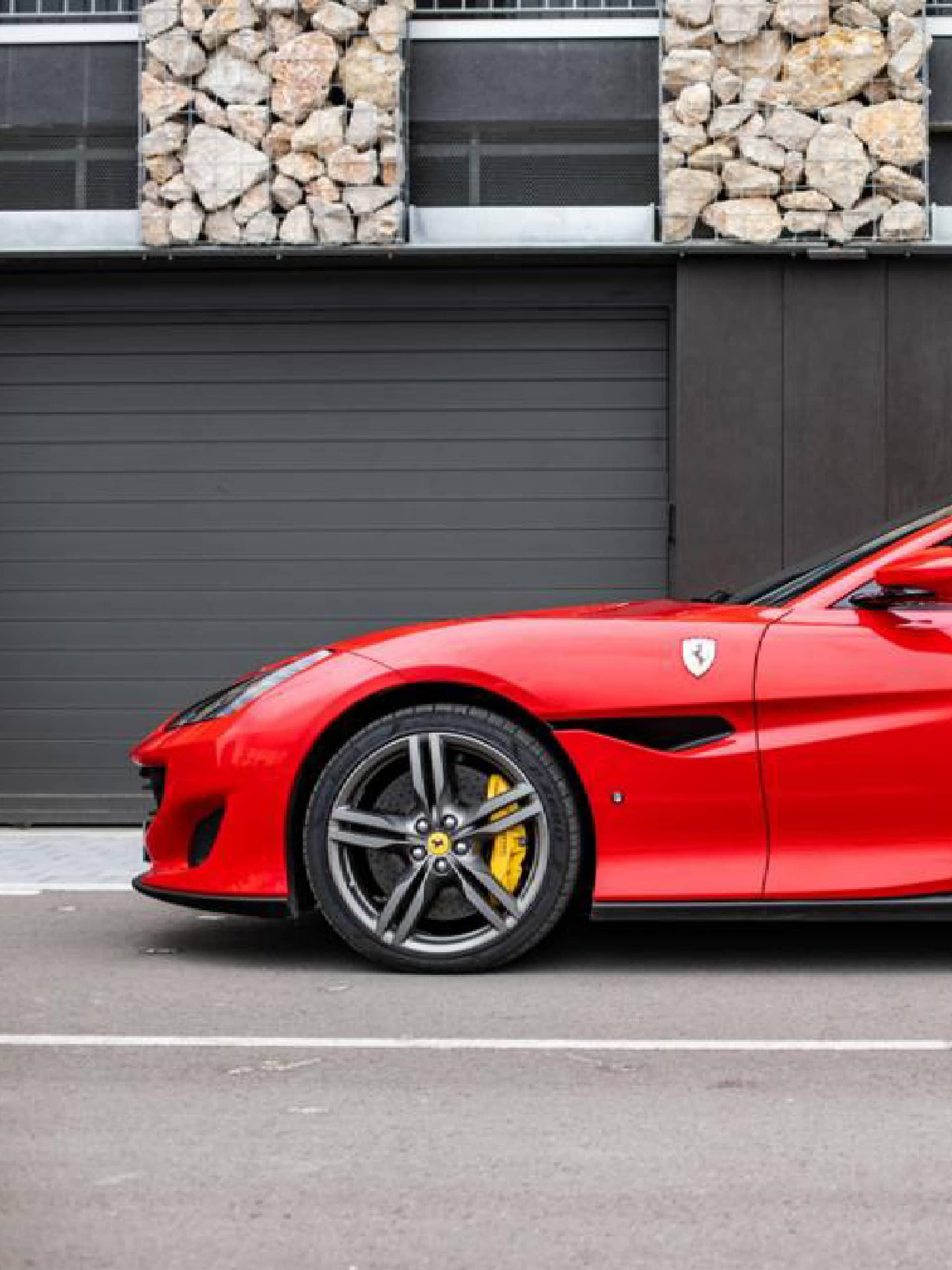 Ferrari Portofino rental Portugal - gallery image 2