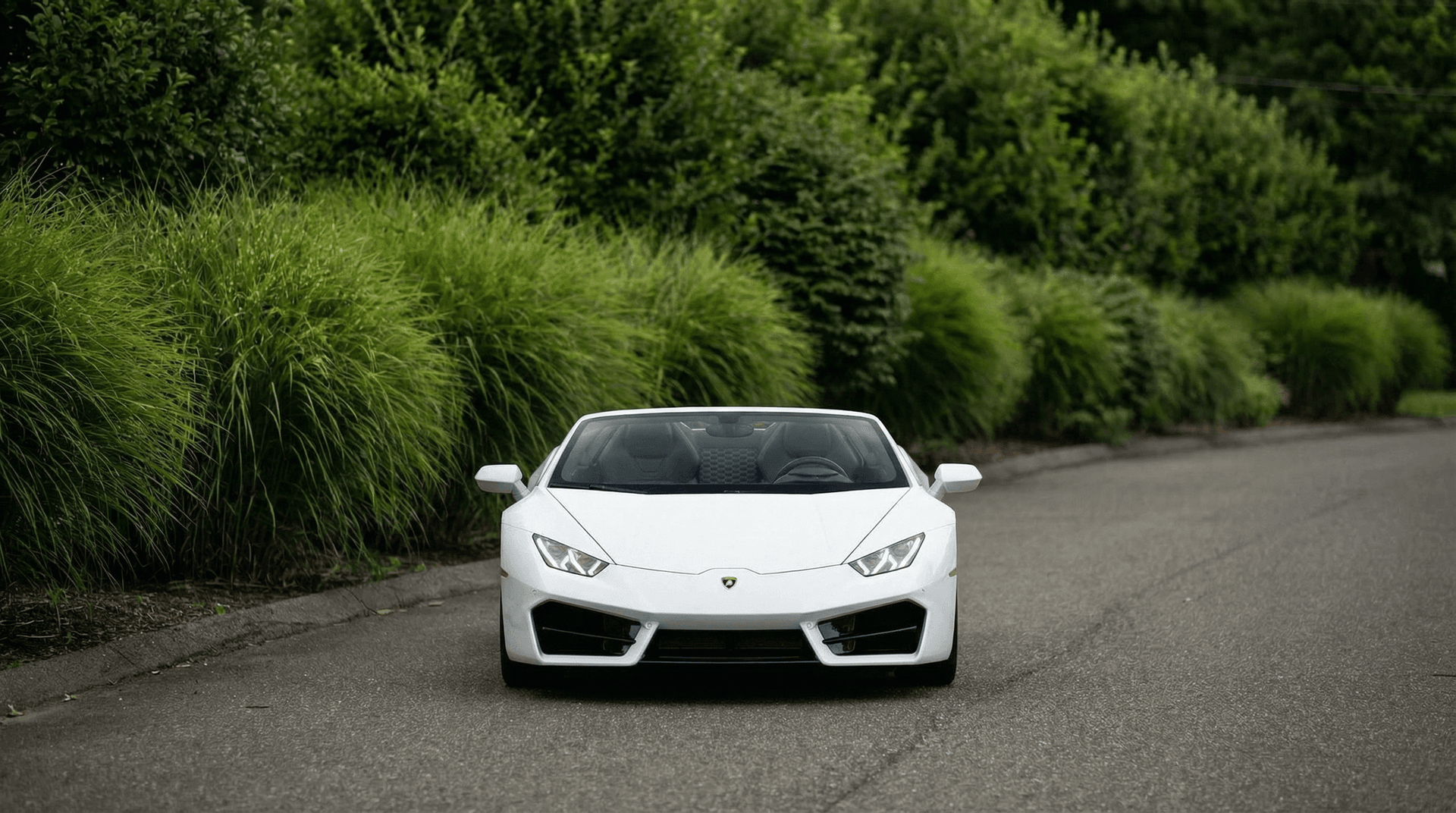 Lamborghini Huracán for rent in Portugal - luxury car rental Algarve Lisbon