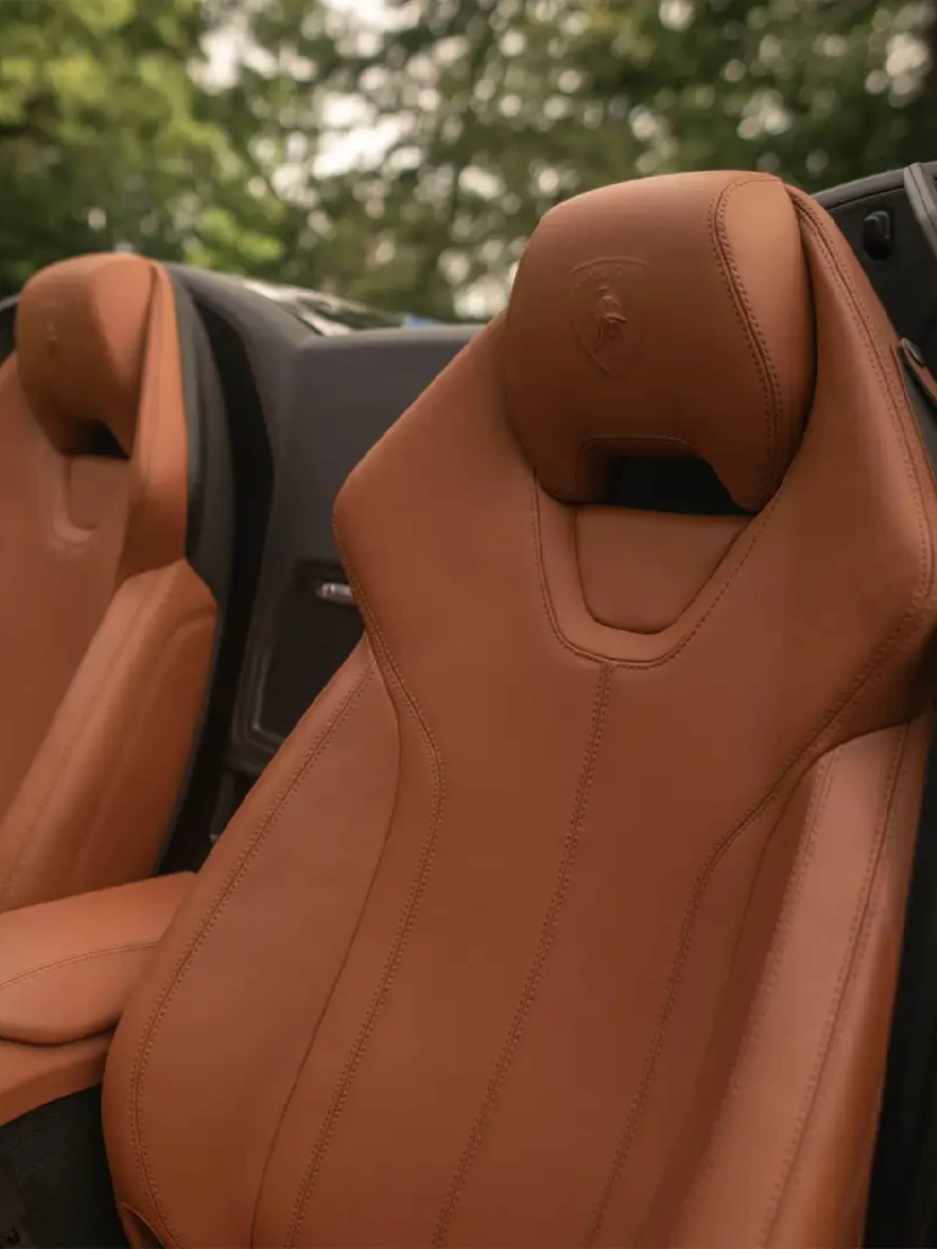 Lamborghini Huracán rental Portugal - gallery image 4