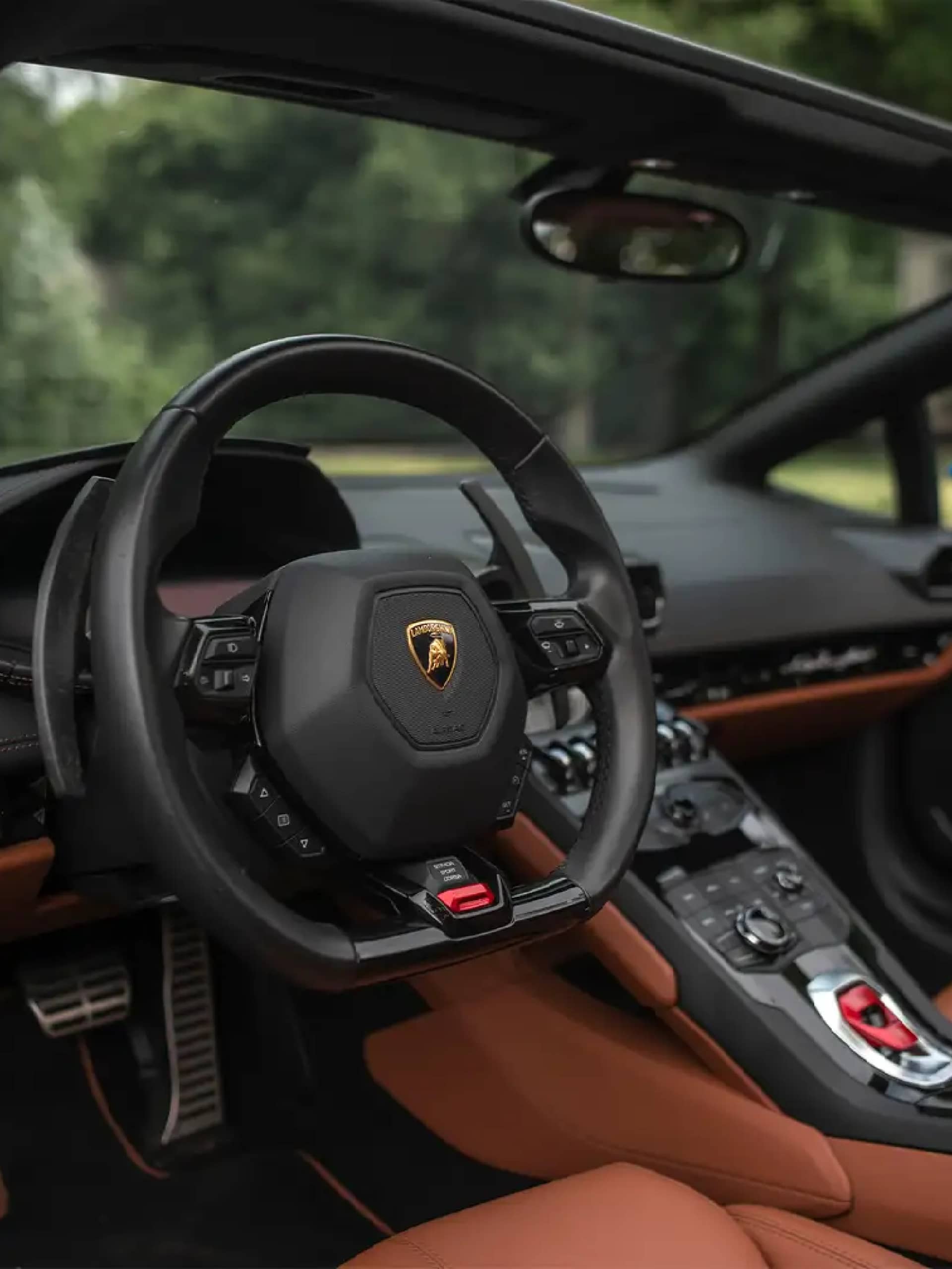 Lamborghini Huracán rental Portugal - gallery image 2