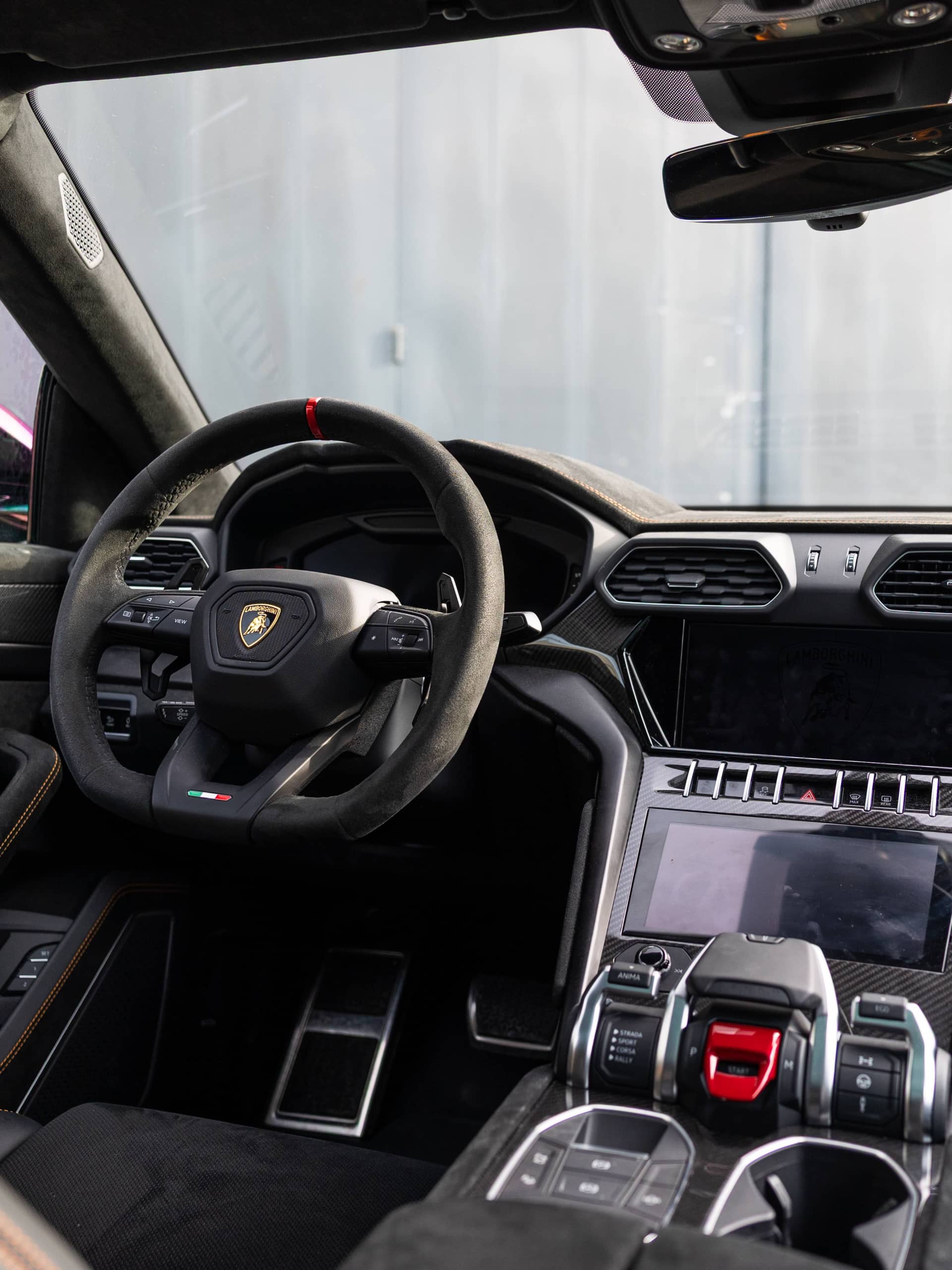 Lamborghini Urus Performante rental Portugal - gallery image 2