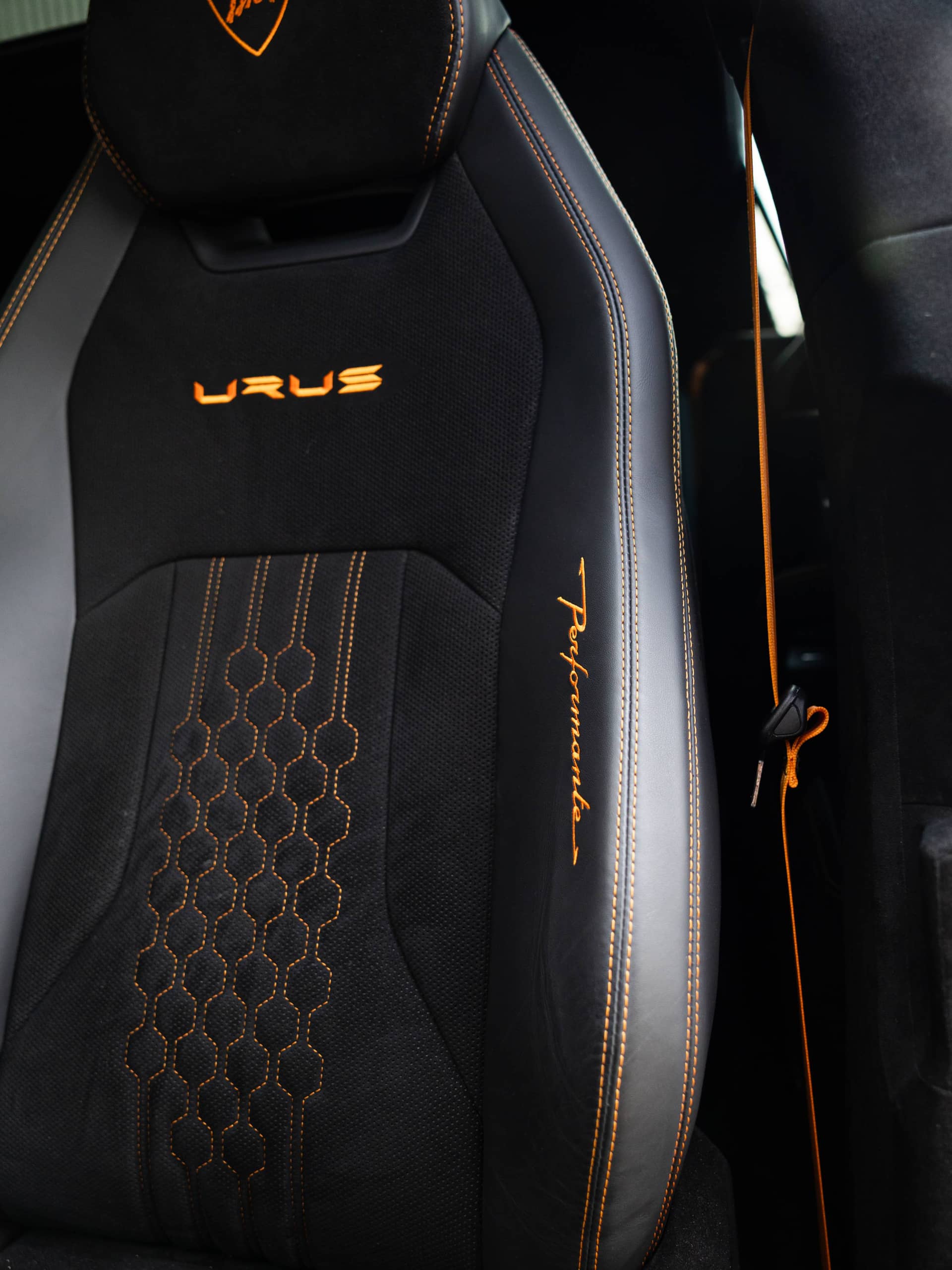 Lamborghini Urus Performante rental Portugal - gallery image 3