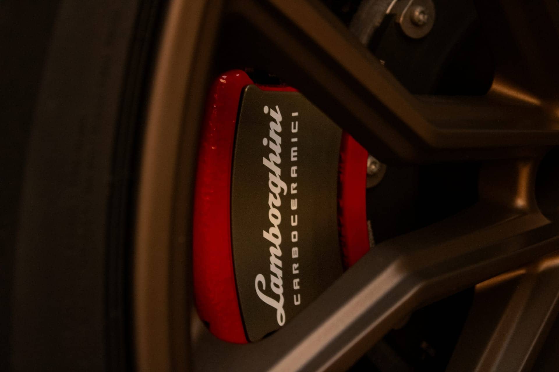 Lamborghini Urus SE rental Portugal - gallery image 8