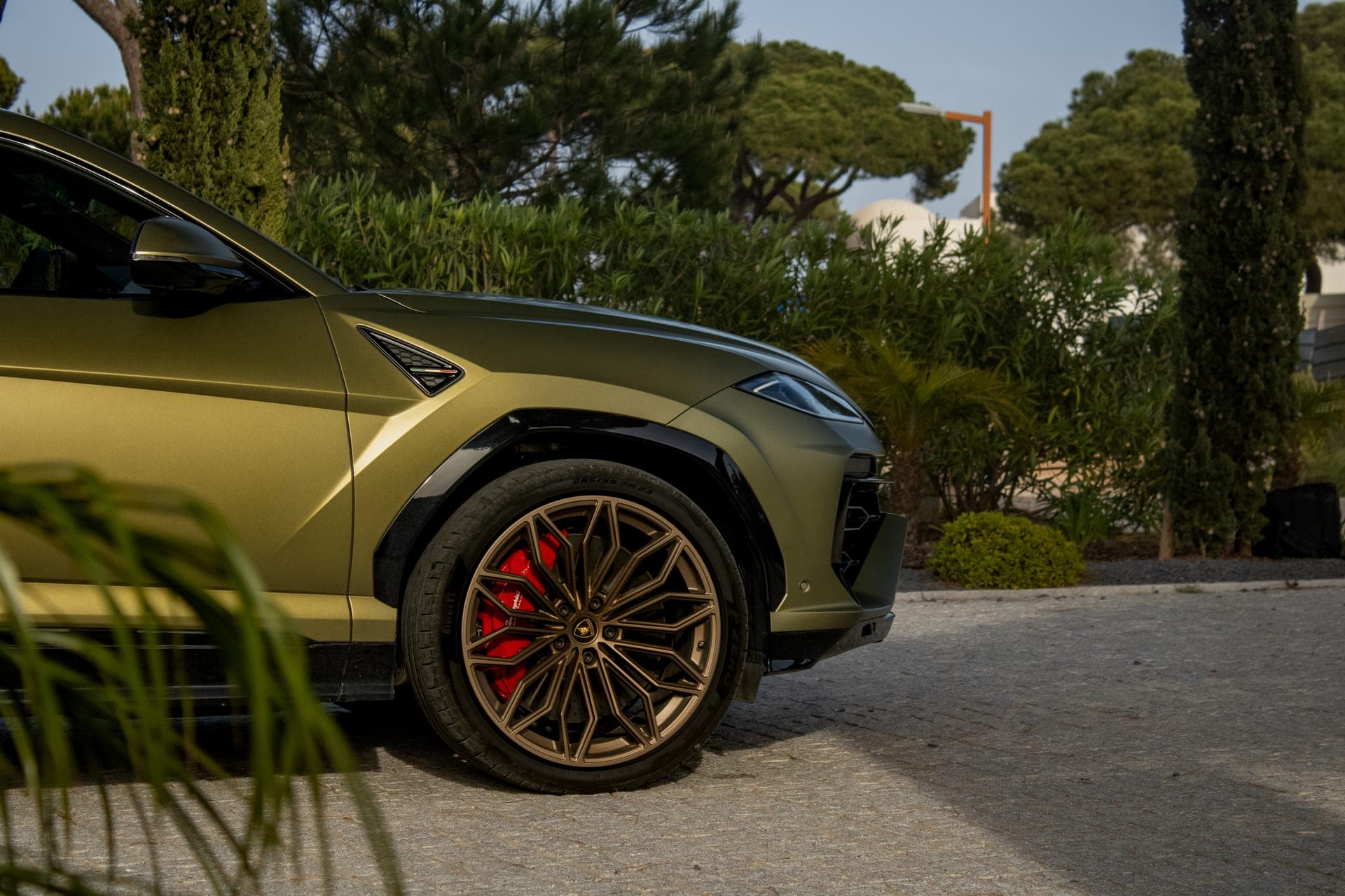 Lamborghini Urus SE - luxury car rental Algarve Lisbon Portugal (3)