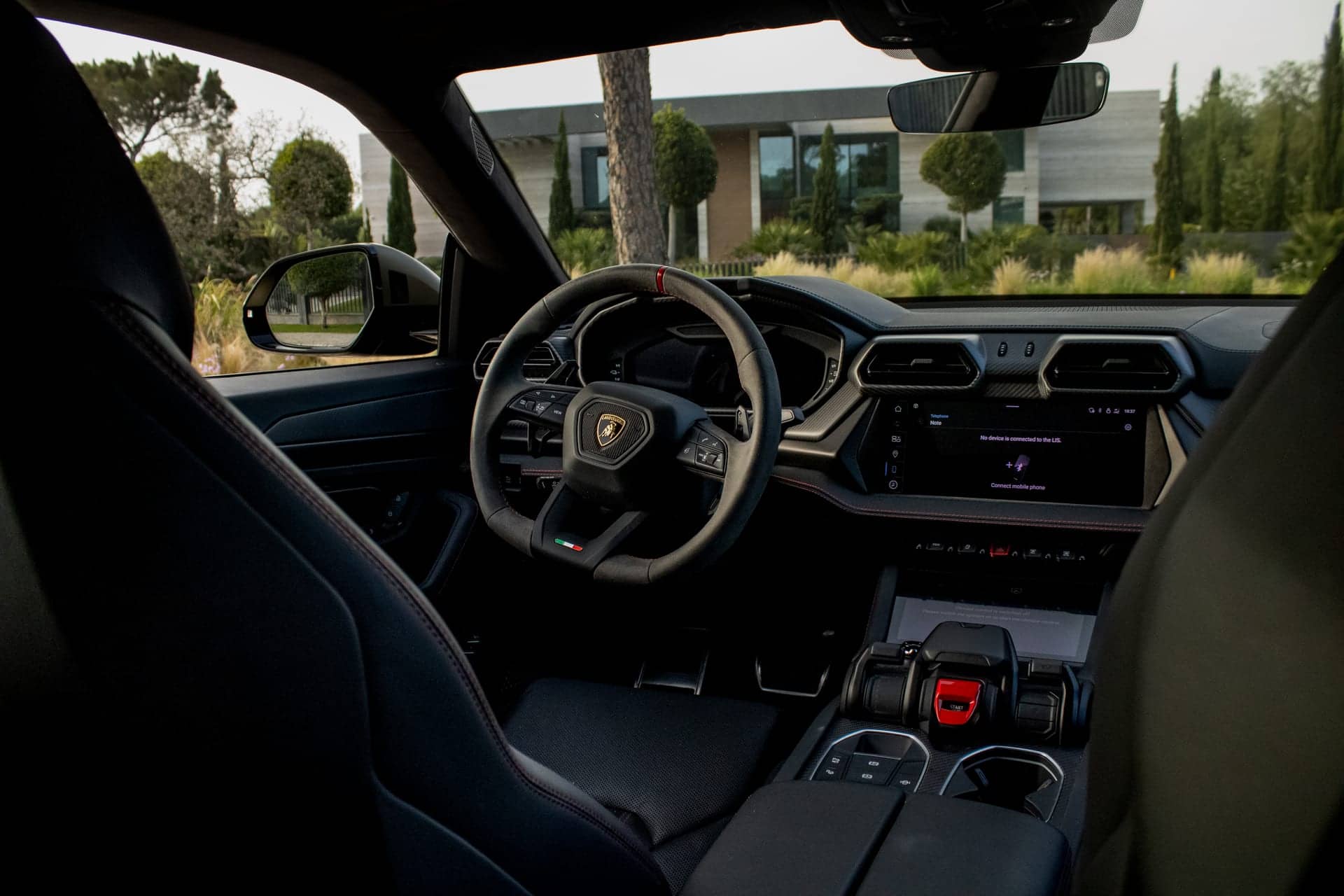 Lamborghini Urus SE rental Portugal - gallery image 10