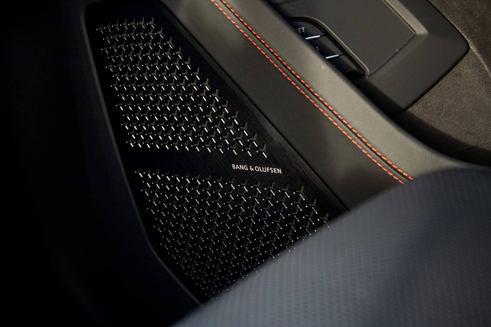 Lamborghini Urus SE rental Portugal - gallery image 13