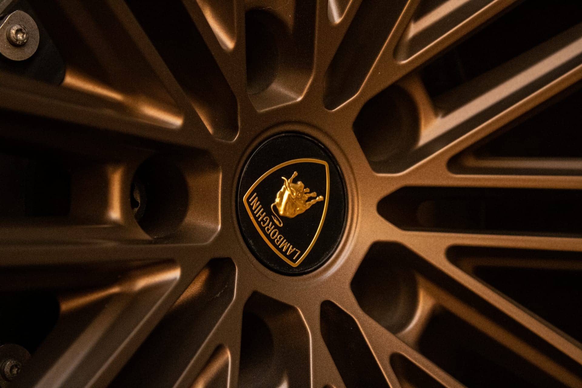 Lamborghini Urus SE rental Portugal - gallery image 9