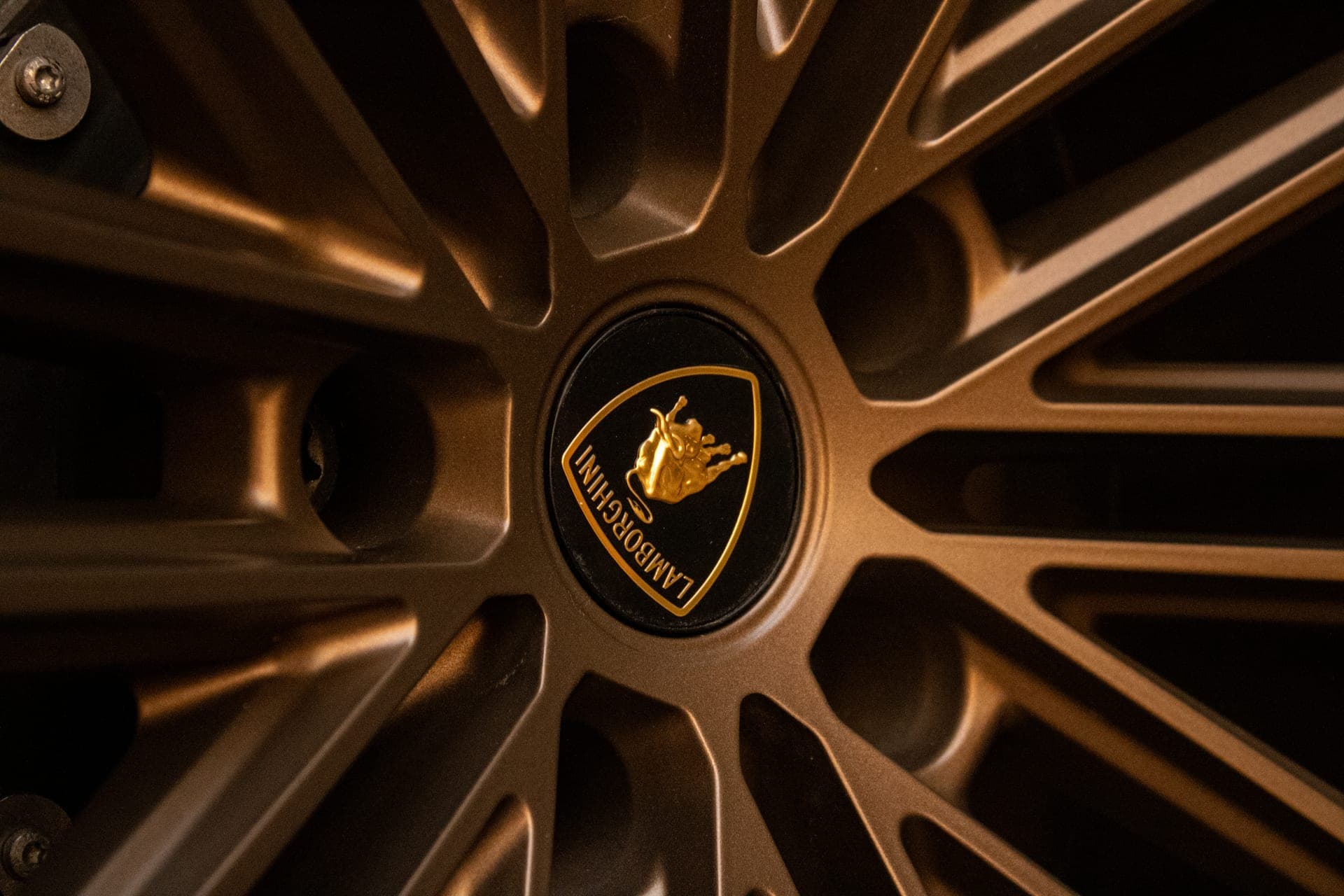 Lamborghini Urus SE - luxury car rental Algarve Lisbon Portugal (9)