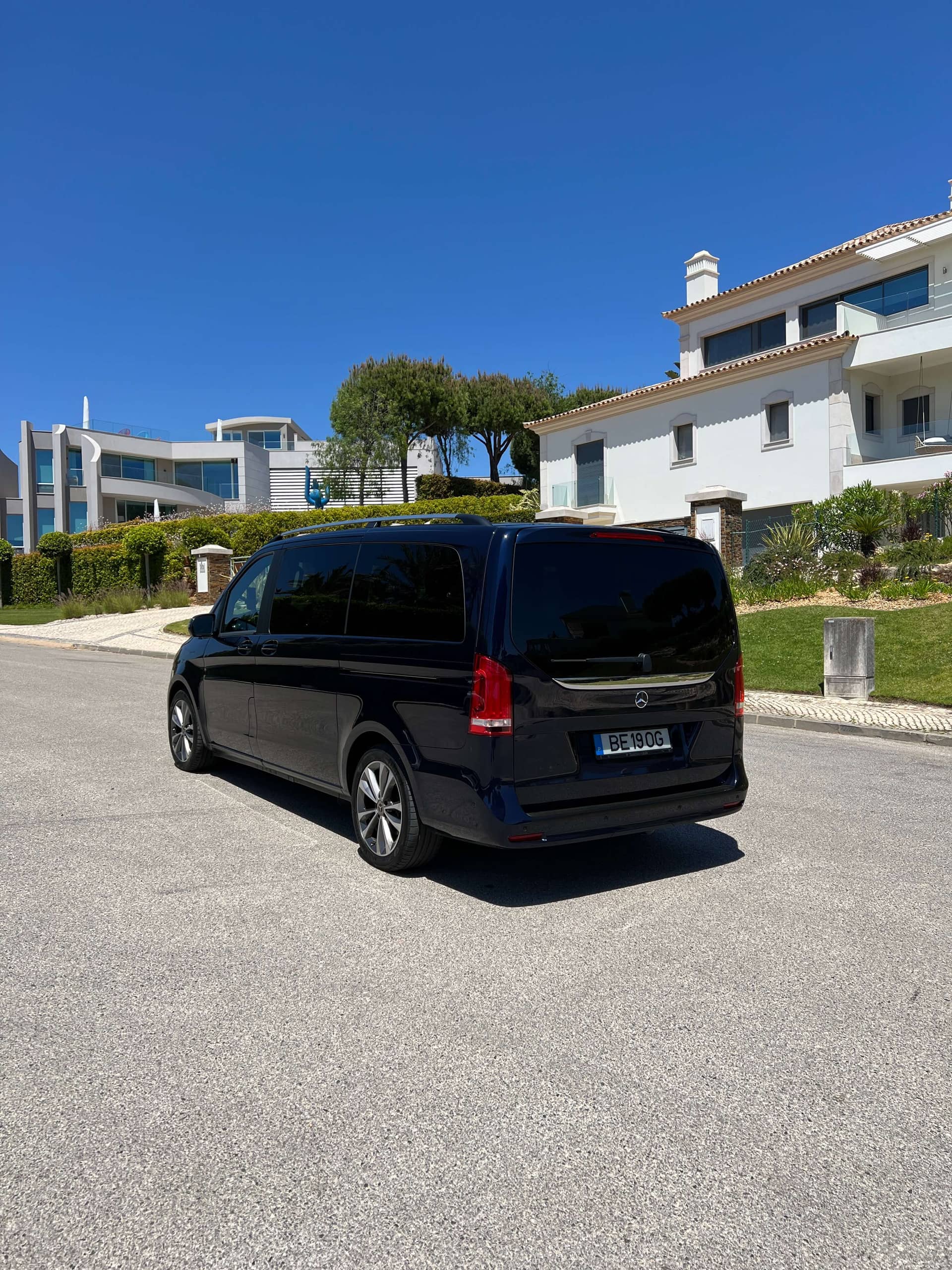 Mercedes V class rental Portugal - gallery image 2