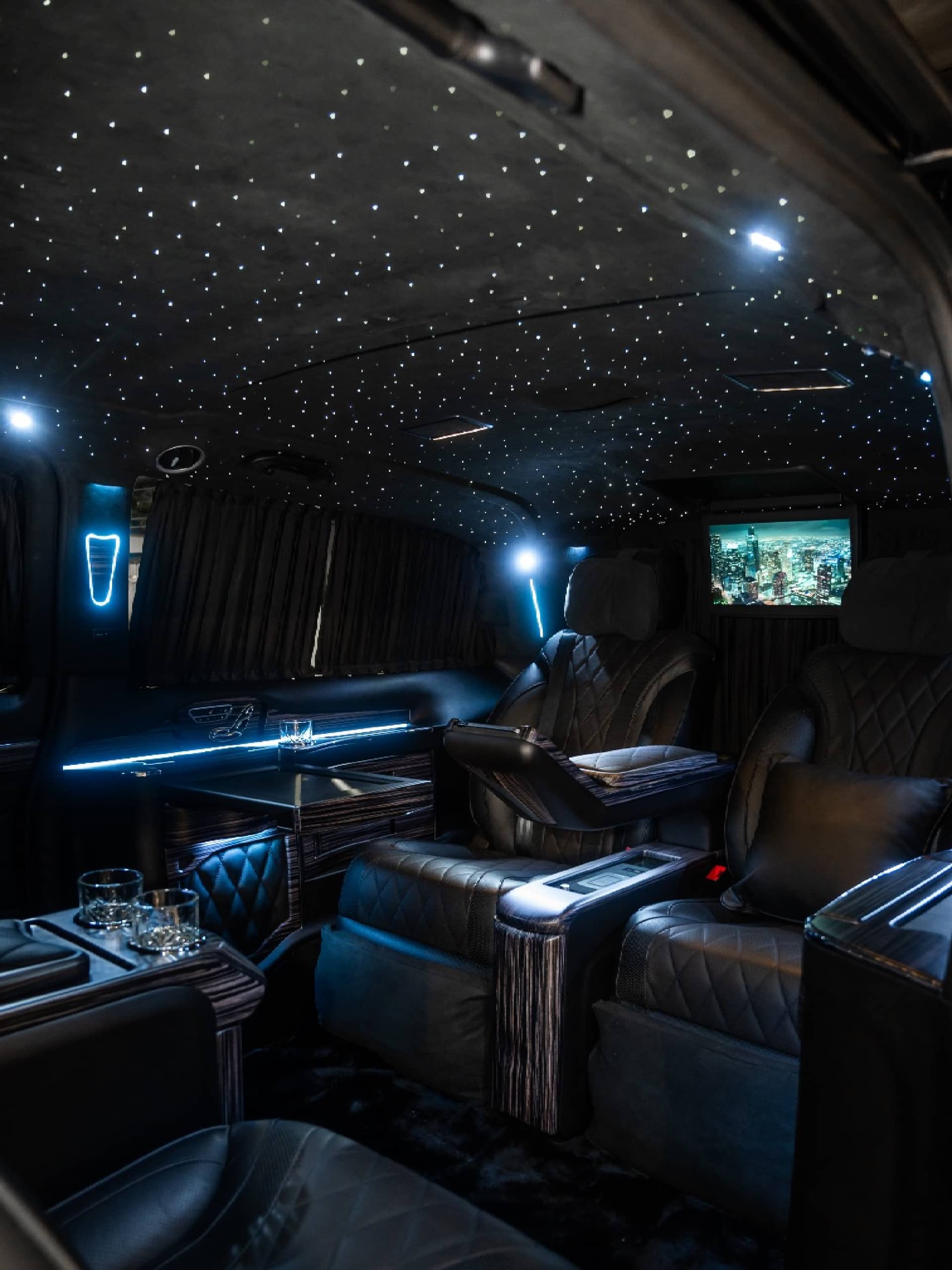 Mercedes V class VVIP rental Portugal - gallery image 2