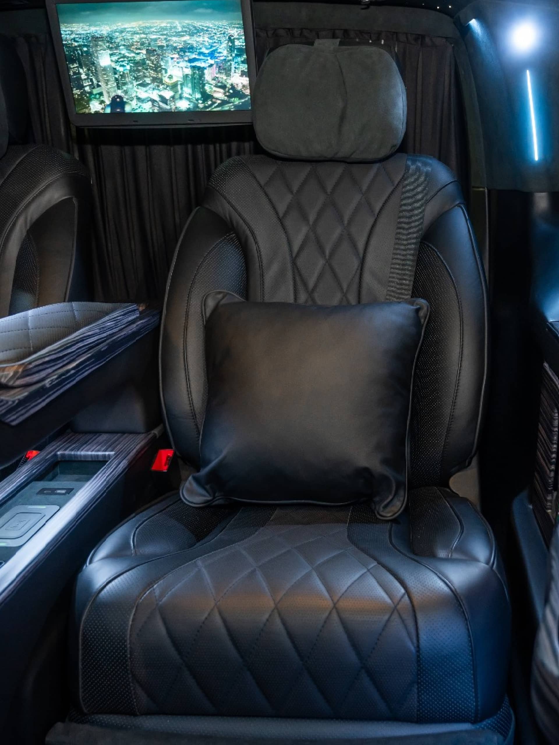 Mercedes V class VIP rental Portugal - gallery image 3