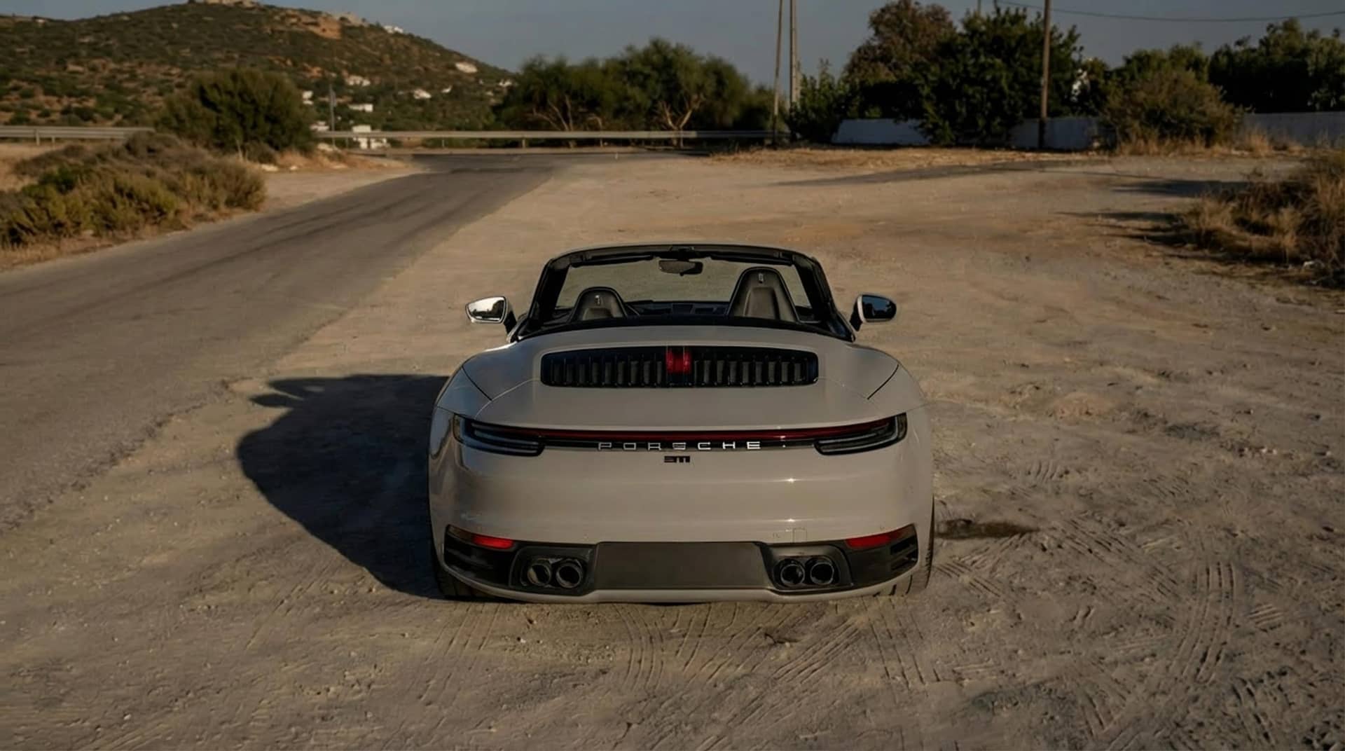 Porsche 911 Carrera 4 GTS rental Portugal - gallery image 5